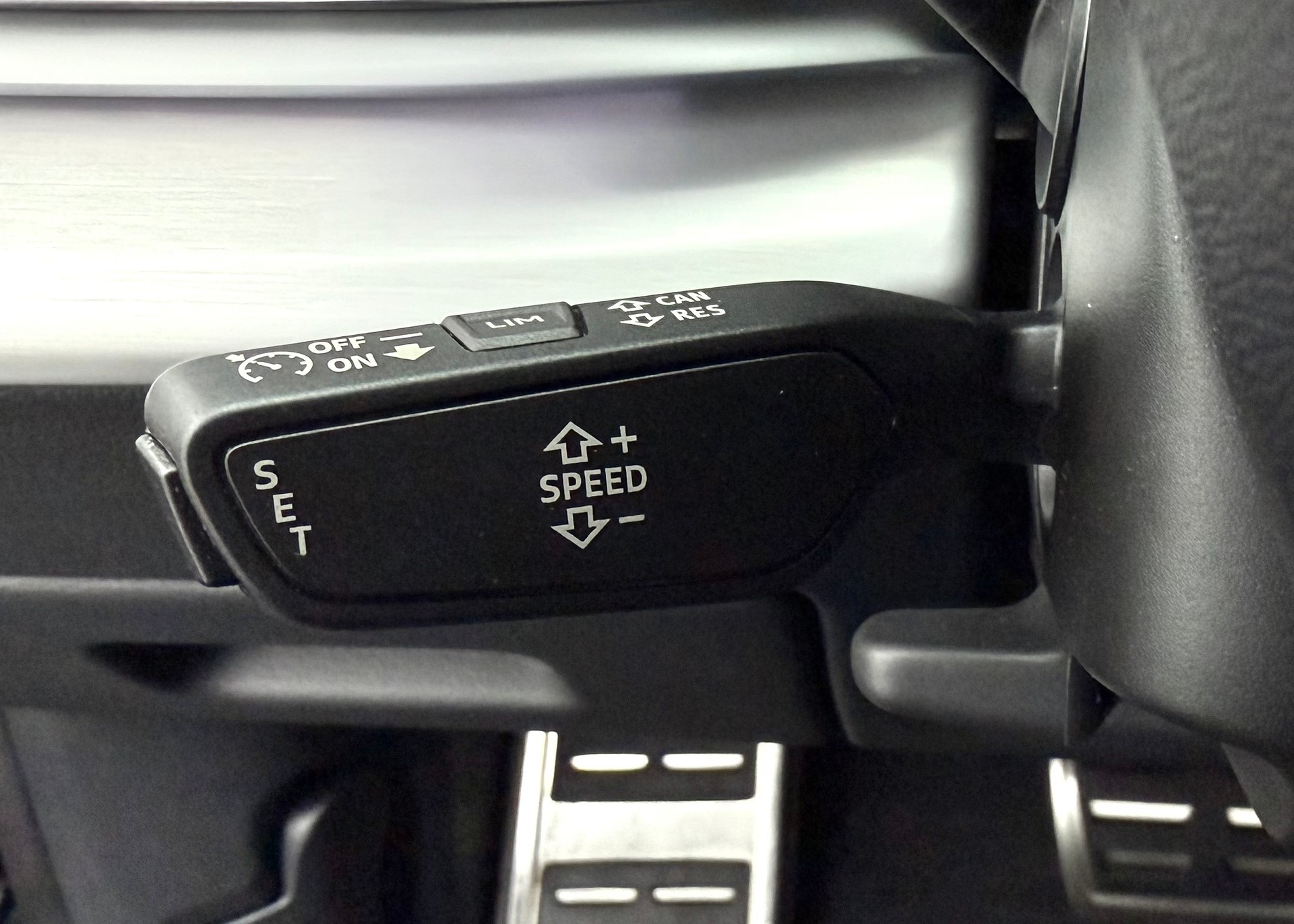 AUDI SQ8 TFSI quattro tiptronic-image-10