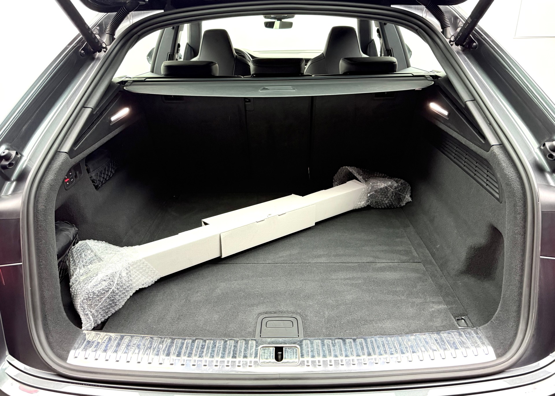 AUDI SQ8 TFSI quattro tiptronic-image-17