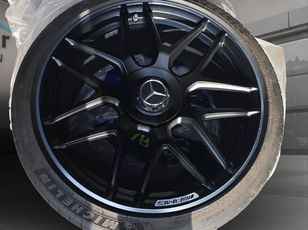 MERCEDES-BENZ CLA 45 S AMG 4matic+ Shooting Brake-image-12