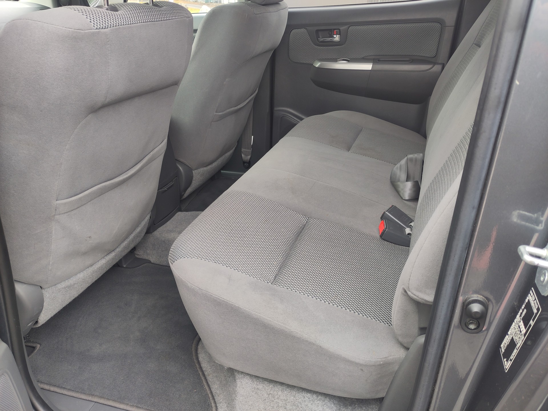 TOYOTA Hilux 3.0 DoubleCab LineaSol-image-8