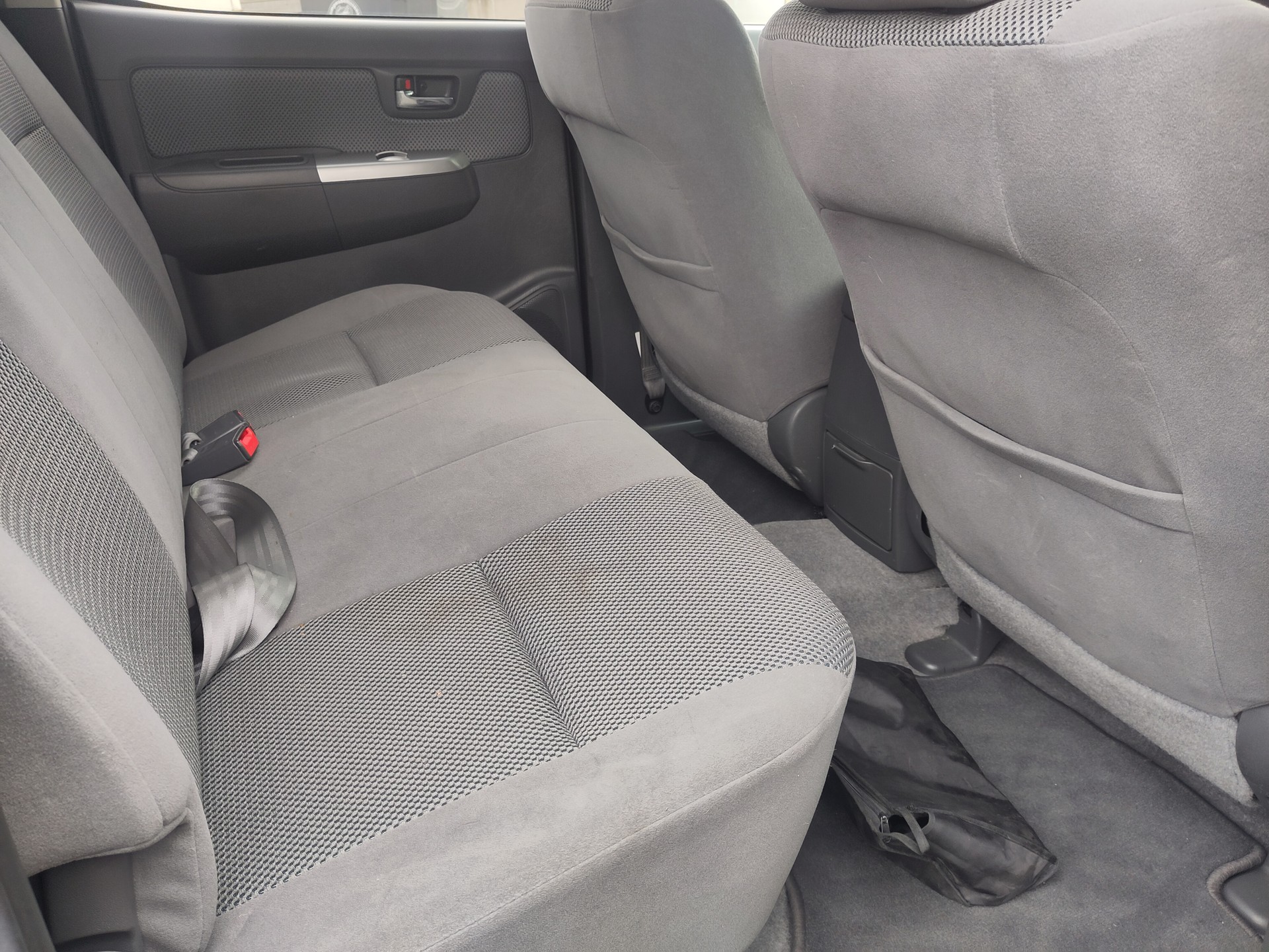 TOYOTA Hilux 3.0 DoubleCab LineaSol-image-9