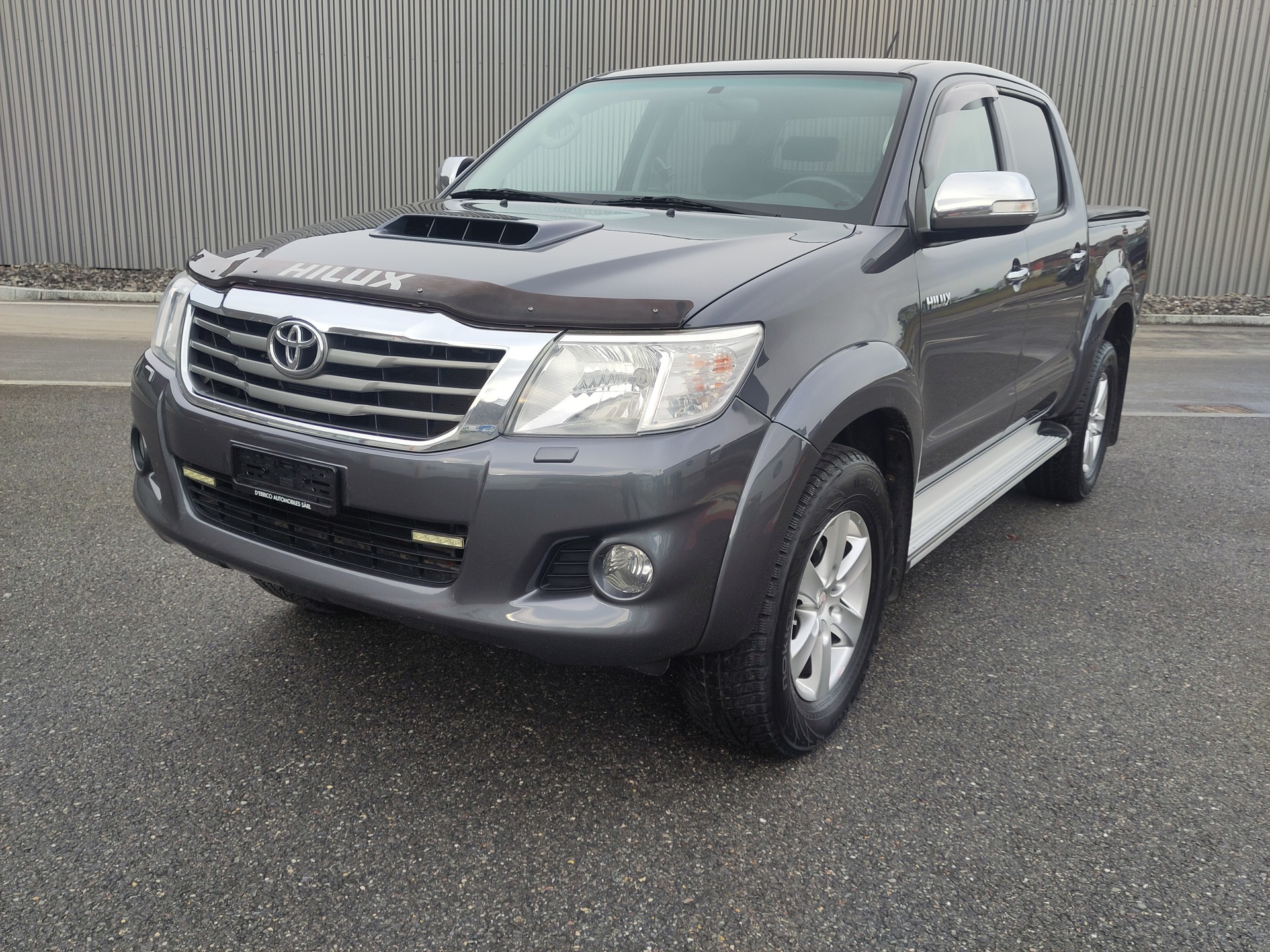 TOYOTA Hilux 3.0 DoubleCab LineaSol-showroom-element-1