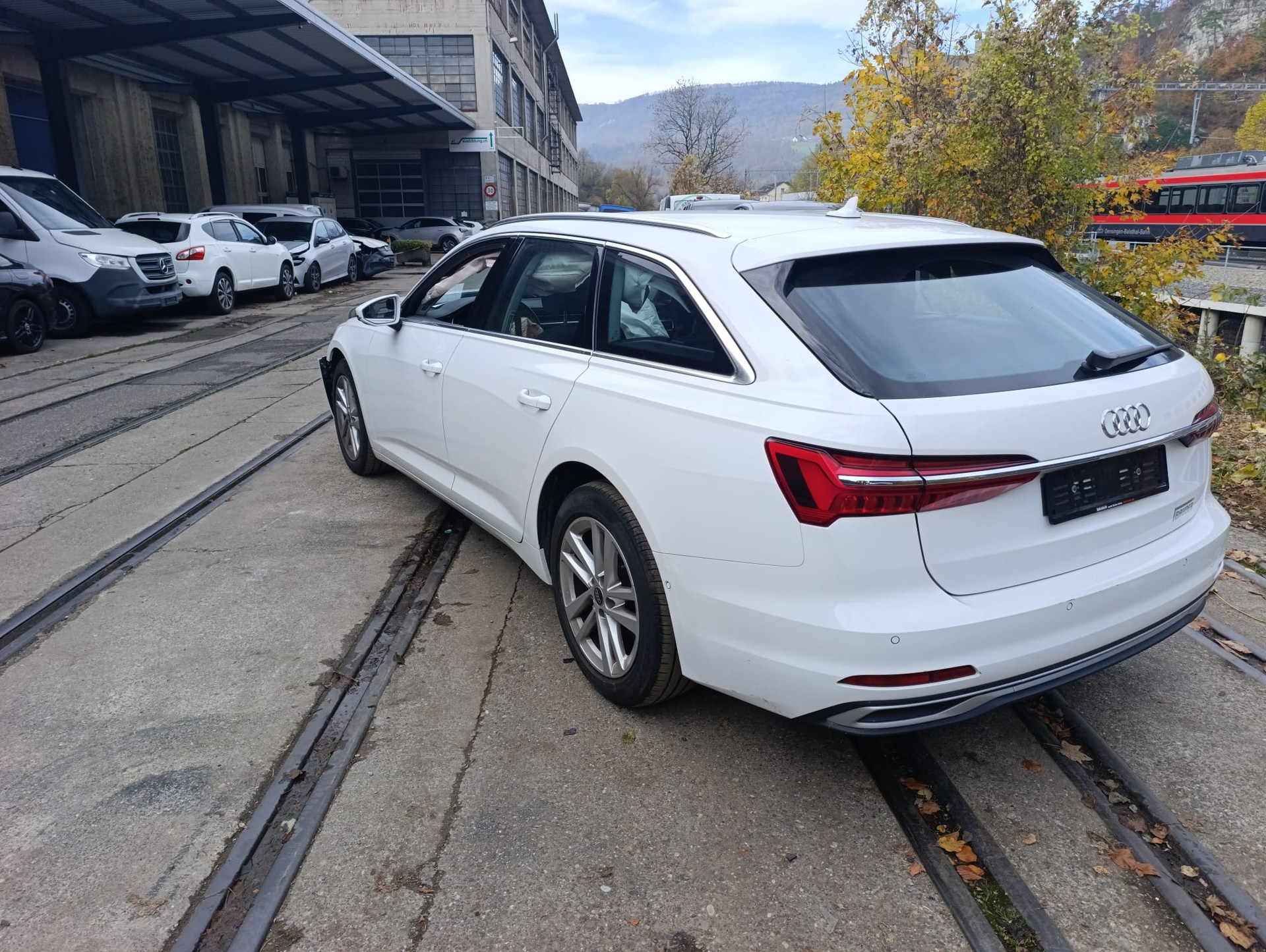 AUDI A6 Avant 40 TDI Attraction quattro S-tronic-image-1
