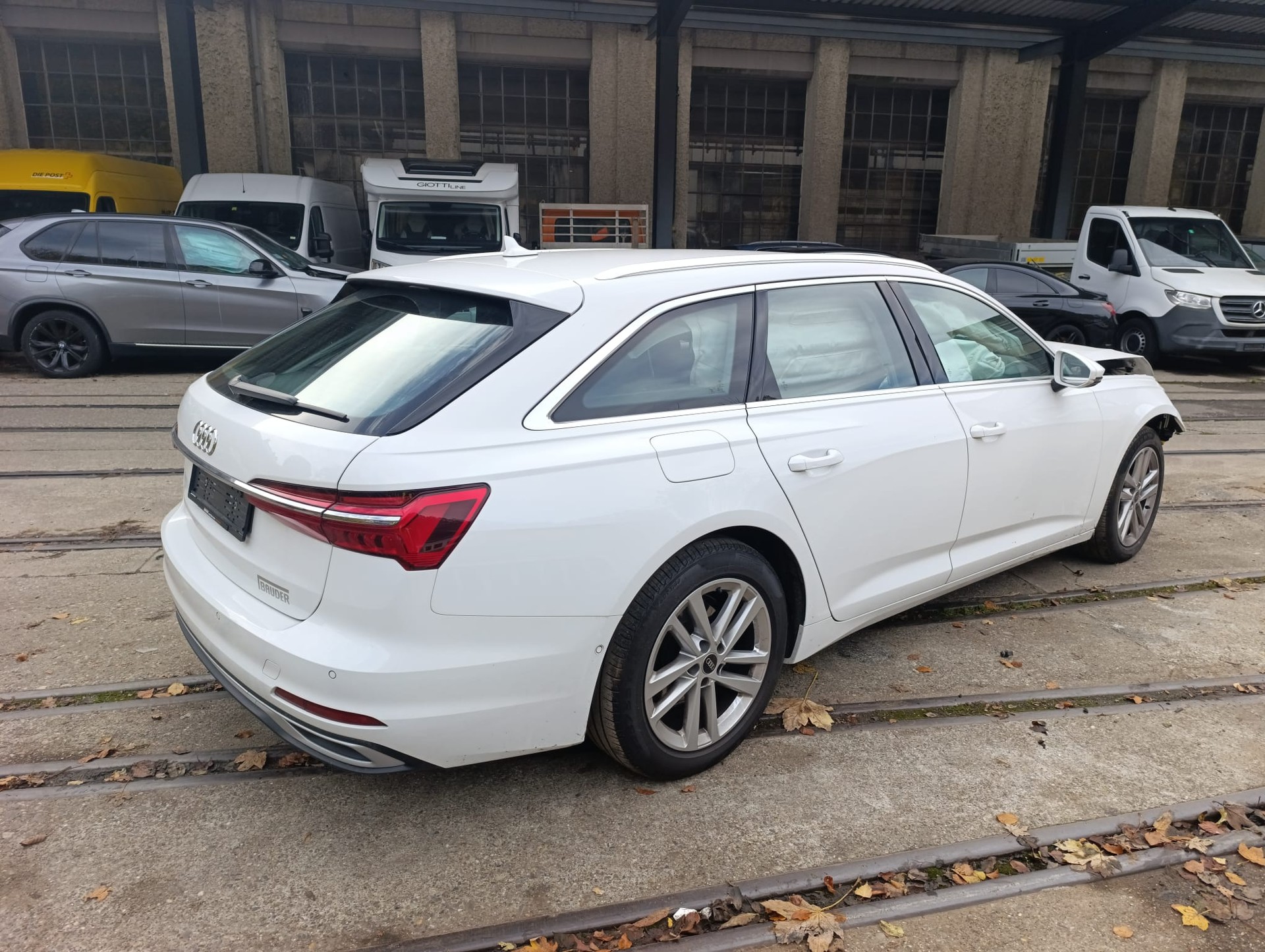 AUDI A6 Avant 40 TDI Attraction quattro S-tronic-image-2