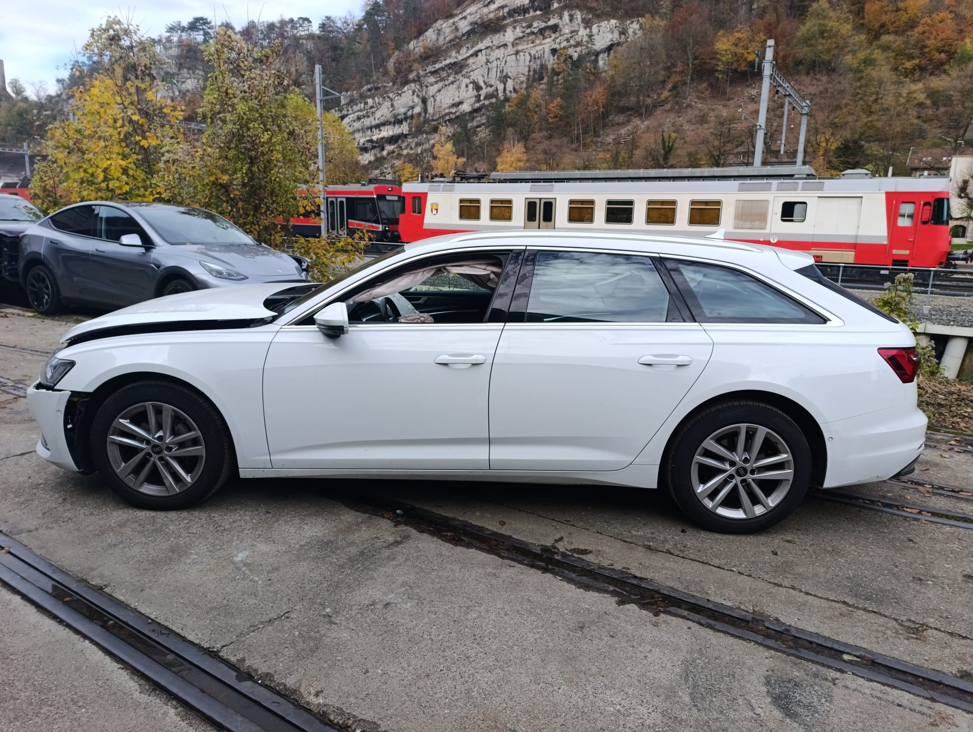 AUDI A6 Avant 40 TDI Attraction quattro S-tronic-image-3