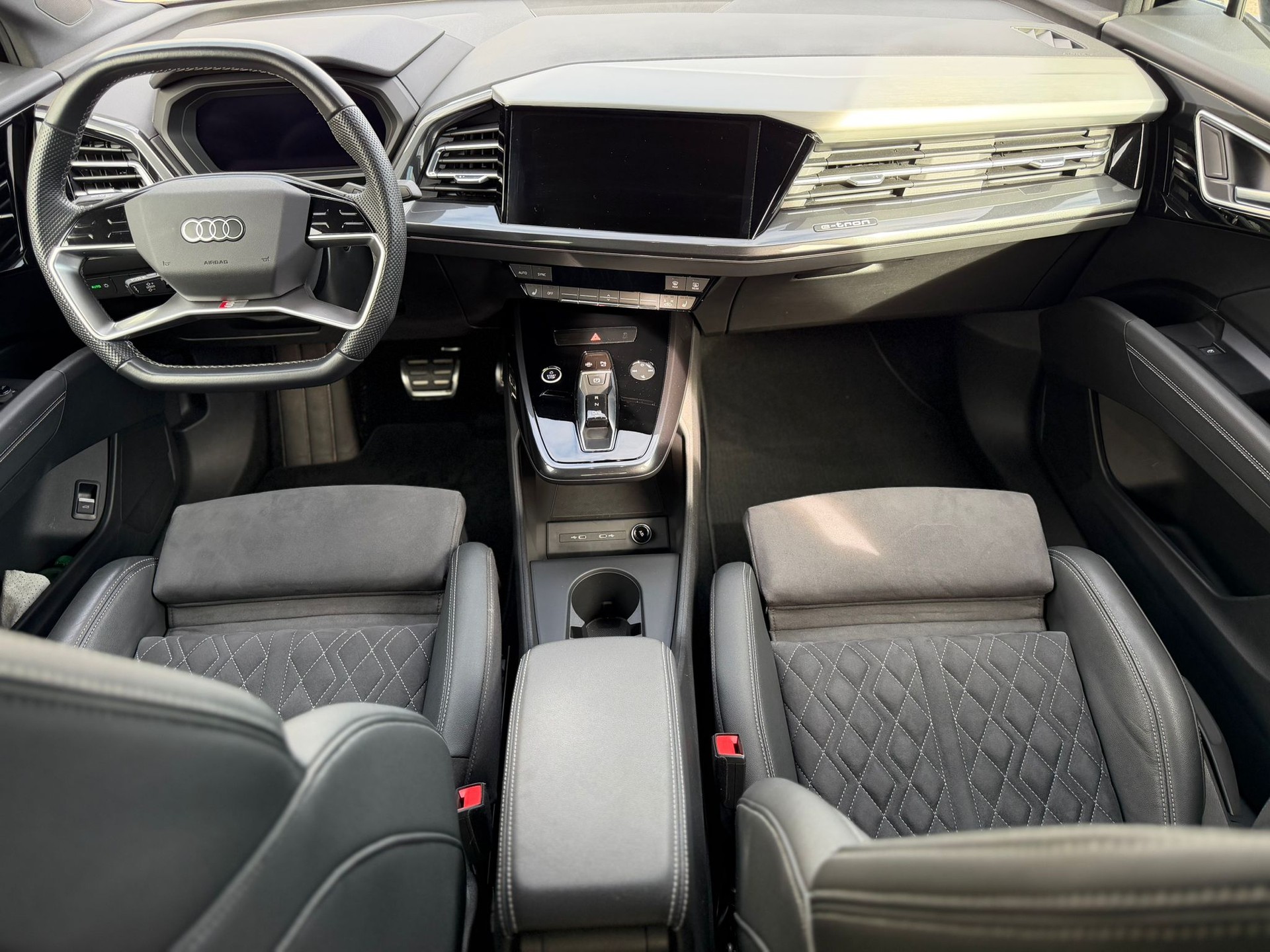 AUDI Q4 Sportback e-tron 40-image-10