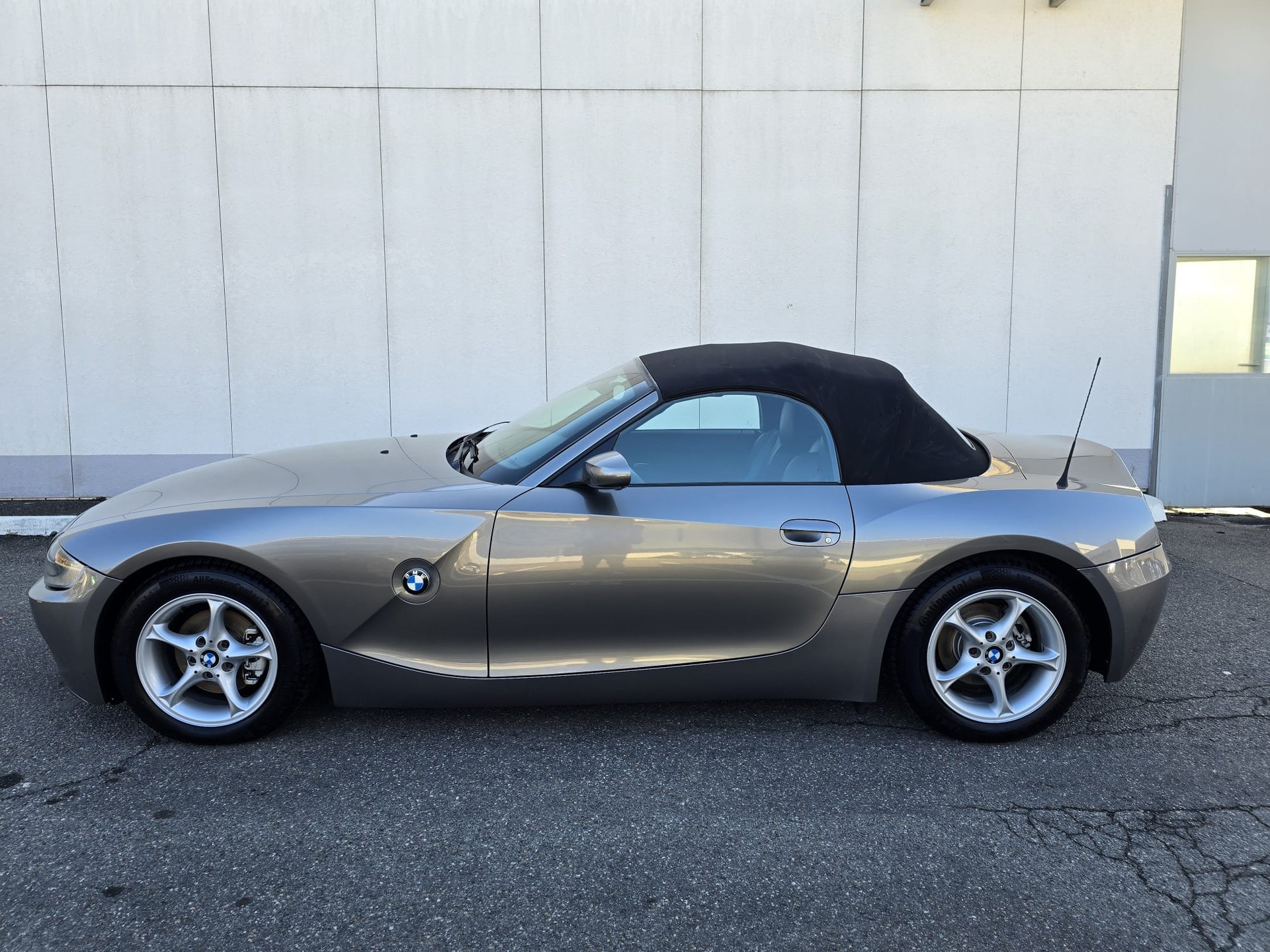 BMW Z4 2.2i Roadster-image-6