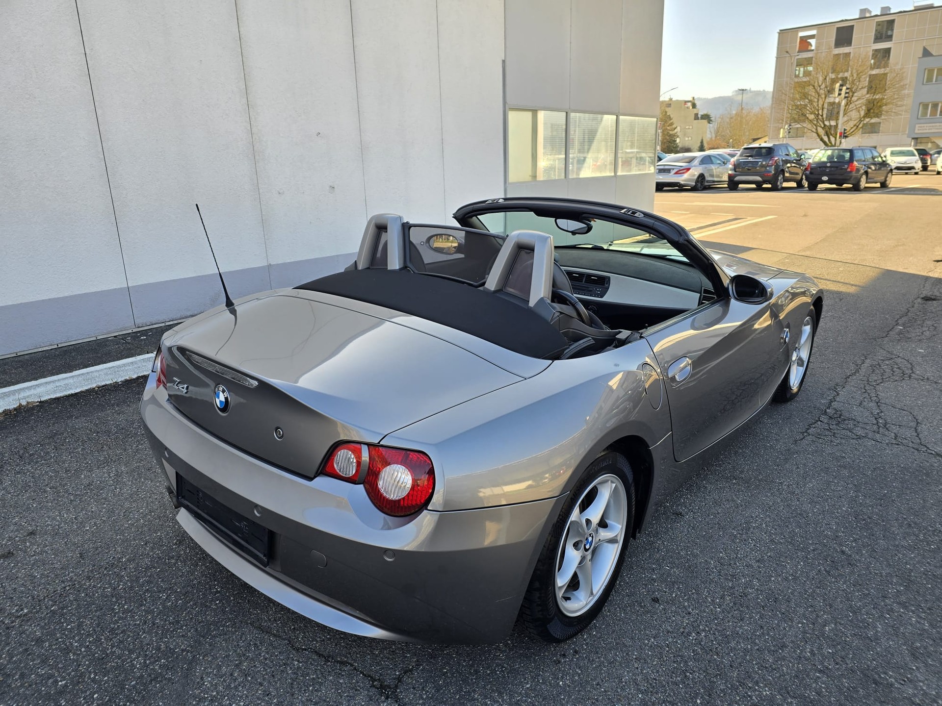 BMW Z4 2.2i Roadster-image-10