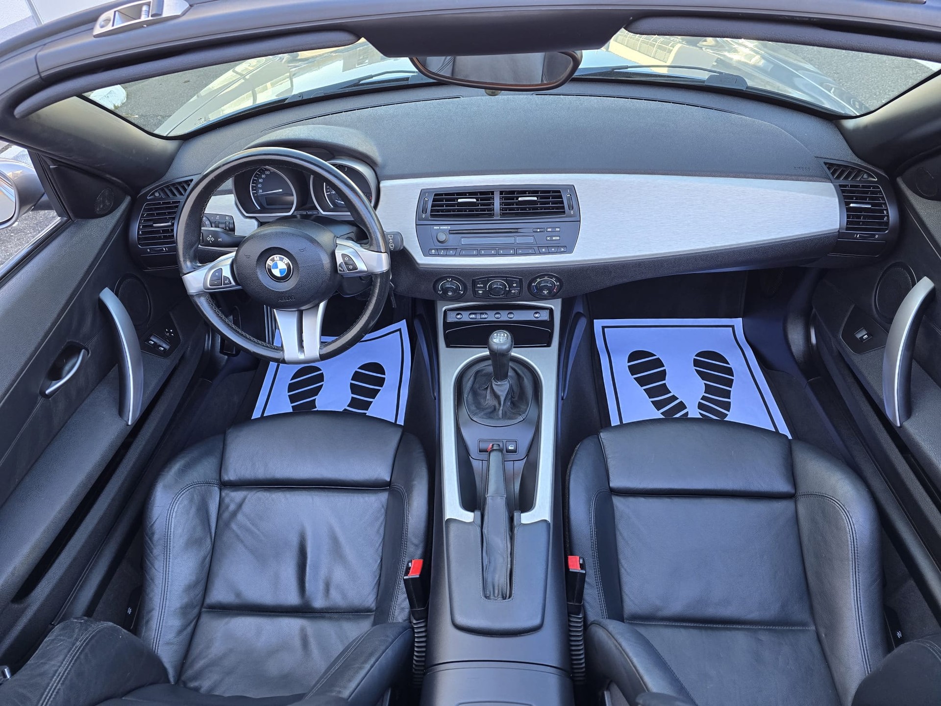 BMW Z4 2.2i Roadster-image-13