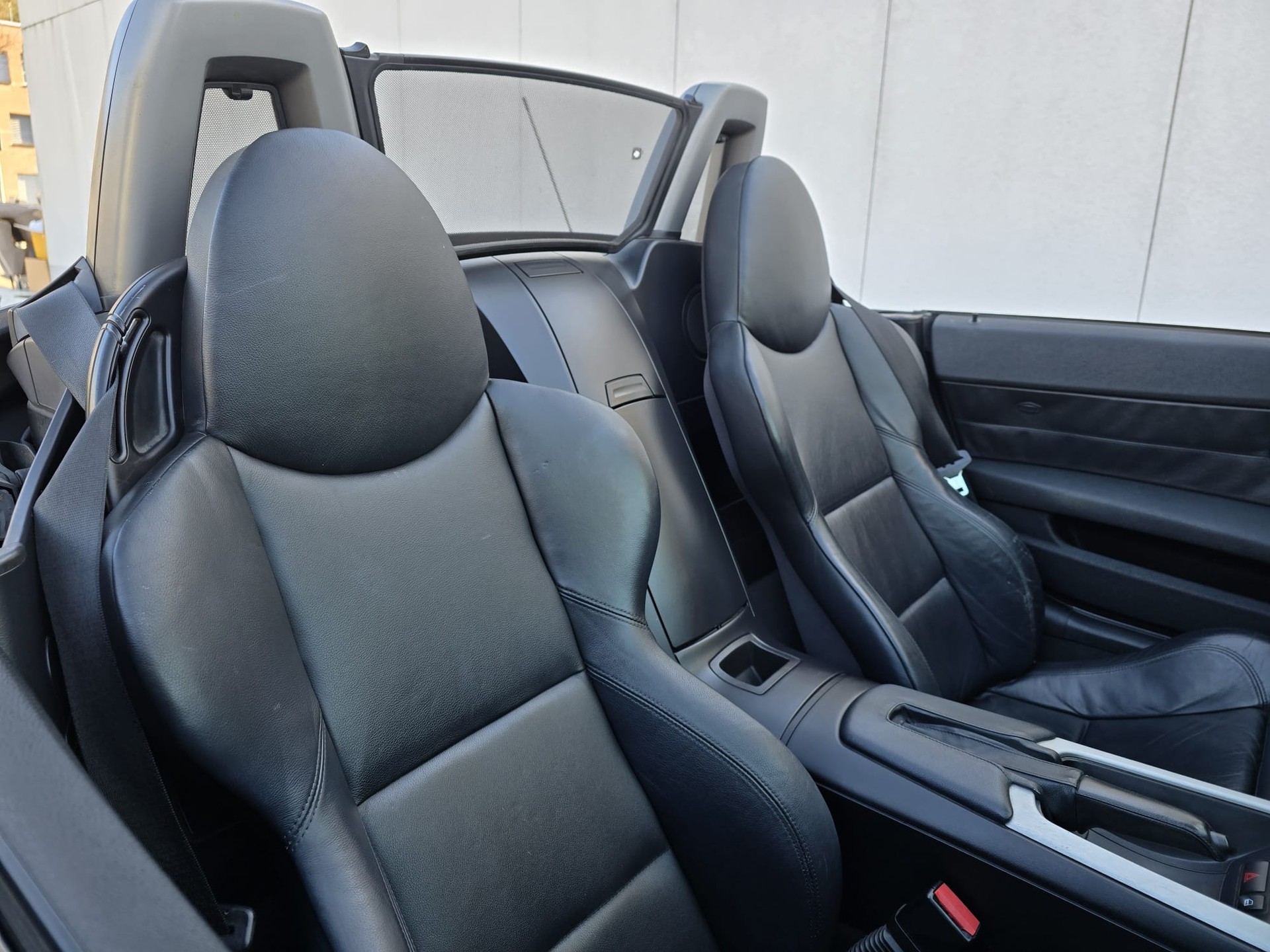 BMW Z4 2.2i Roadster-image-16