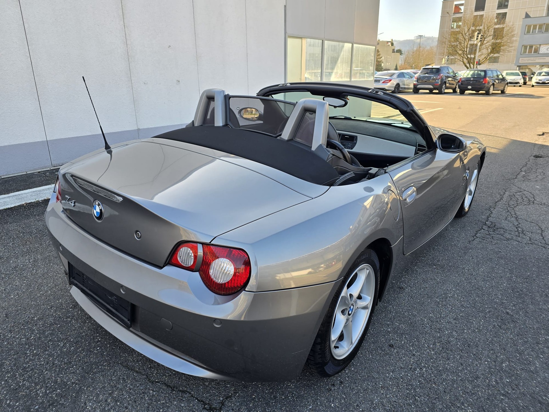 BMW Z4 2.2i Roadster-image-12