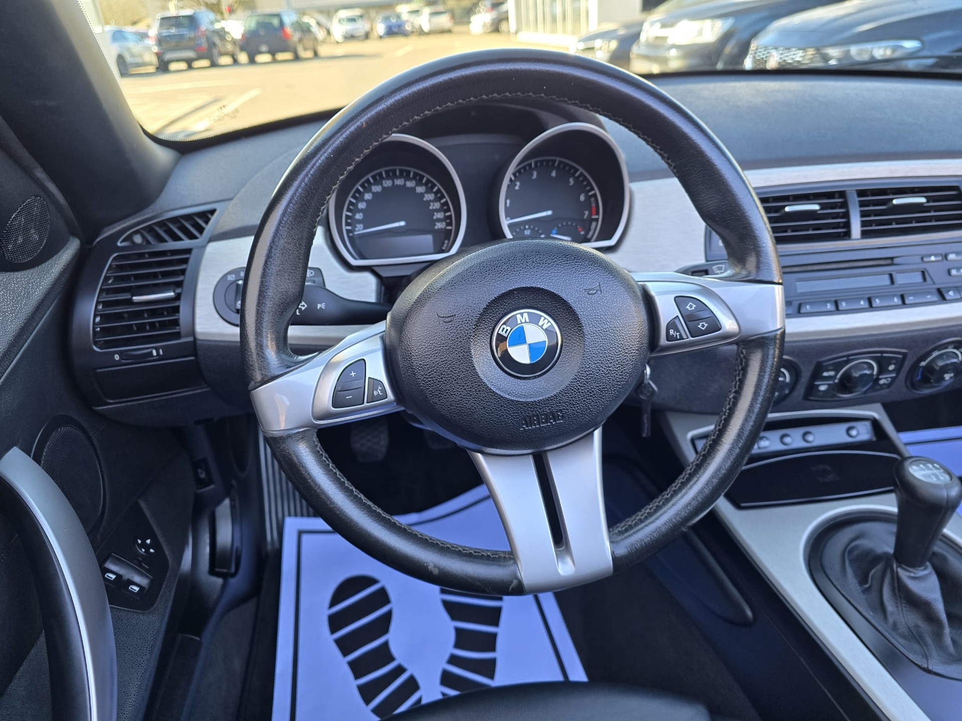 BMW Z4 2.2i Roadster-image-18