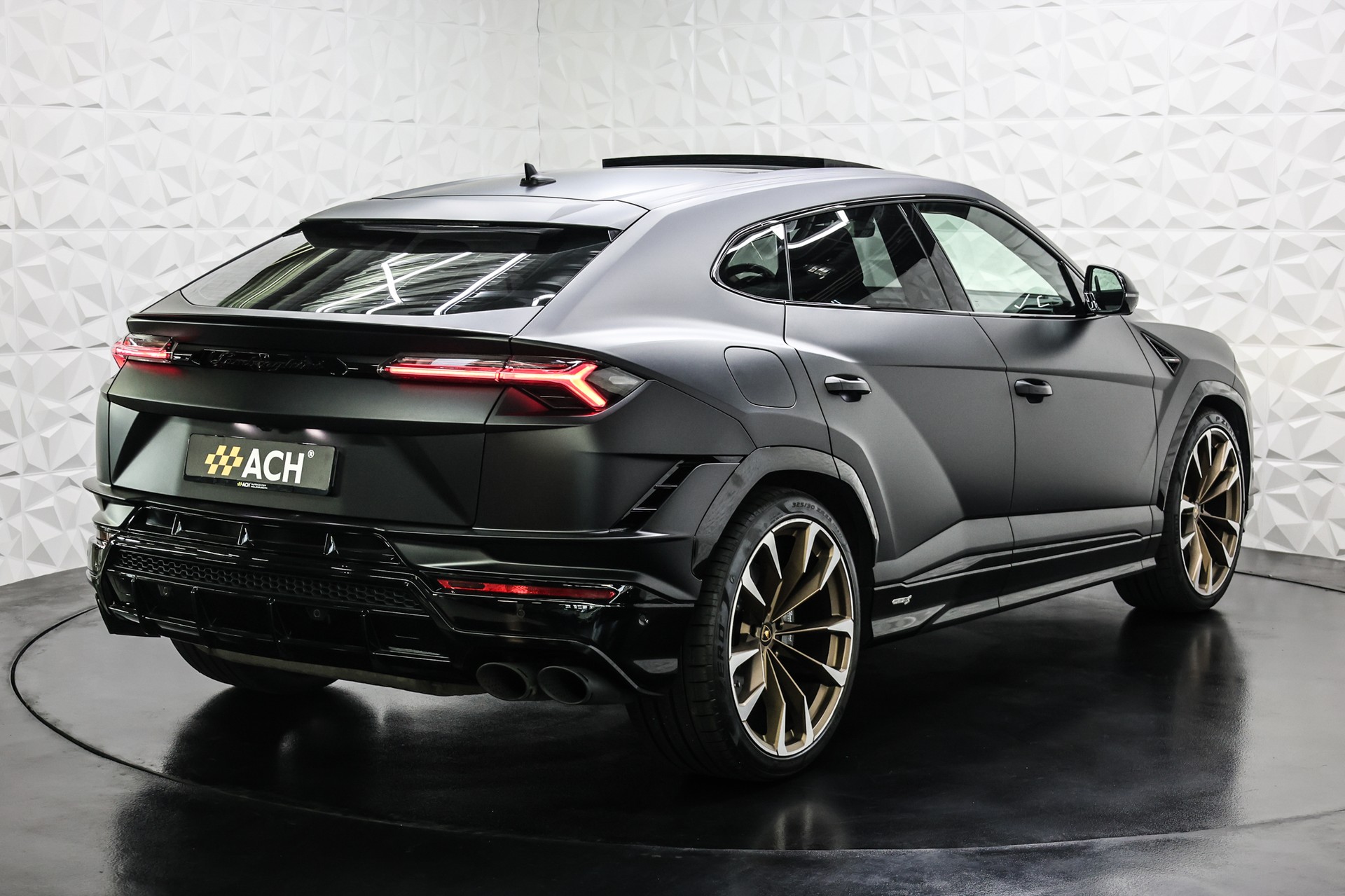 LAMBORGHINI Urus 4.0 S-image-5