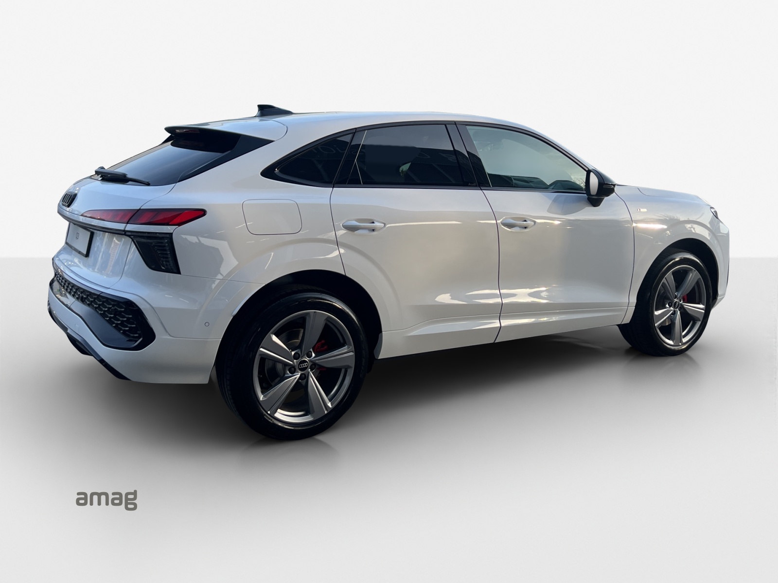 AUDI Q3 Sportback 110 kW TFSI S tronic-image-4