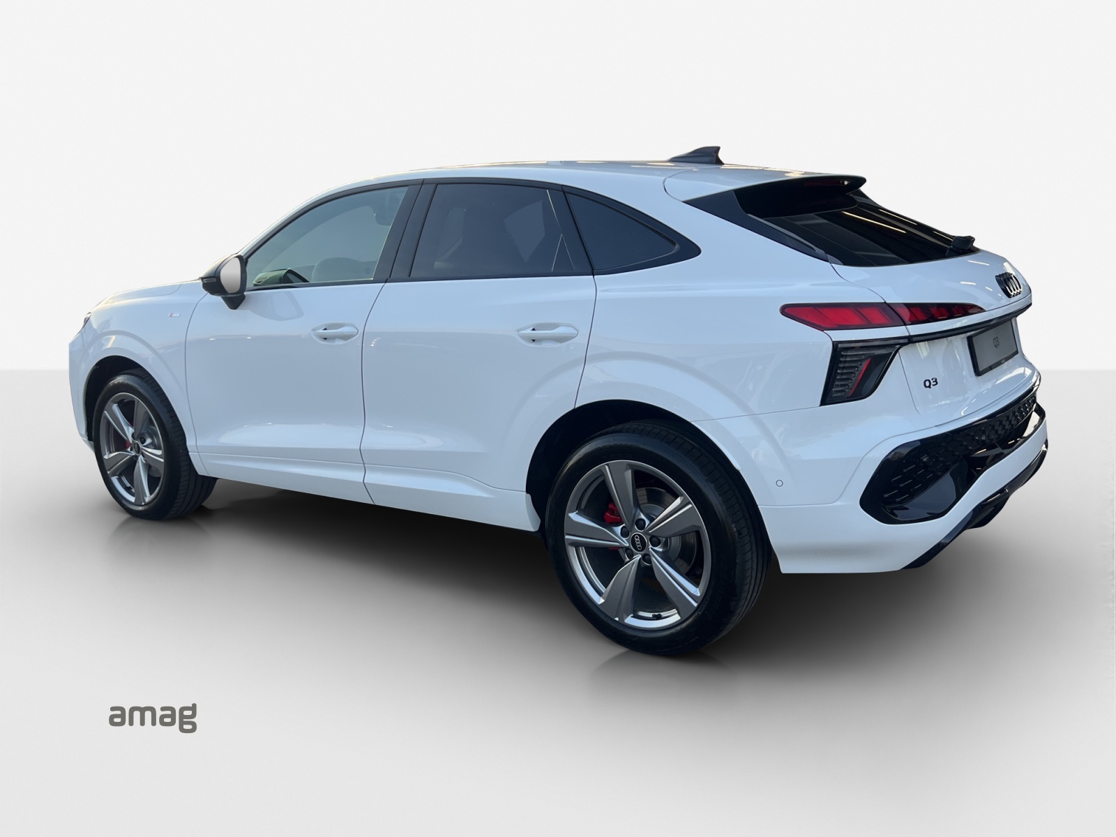AUDI Q3 Sportback 110 kW TFSI S tronic-image-2