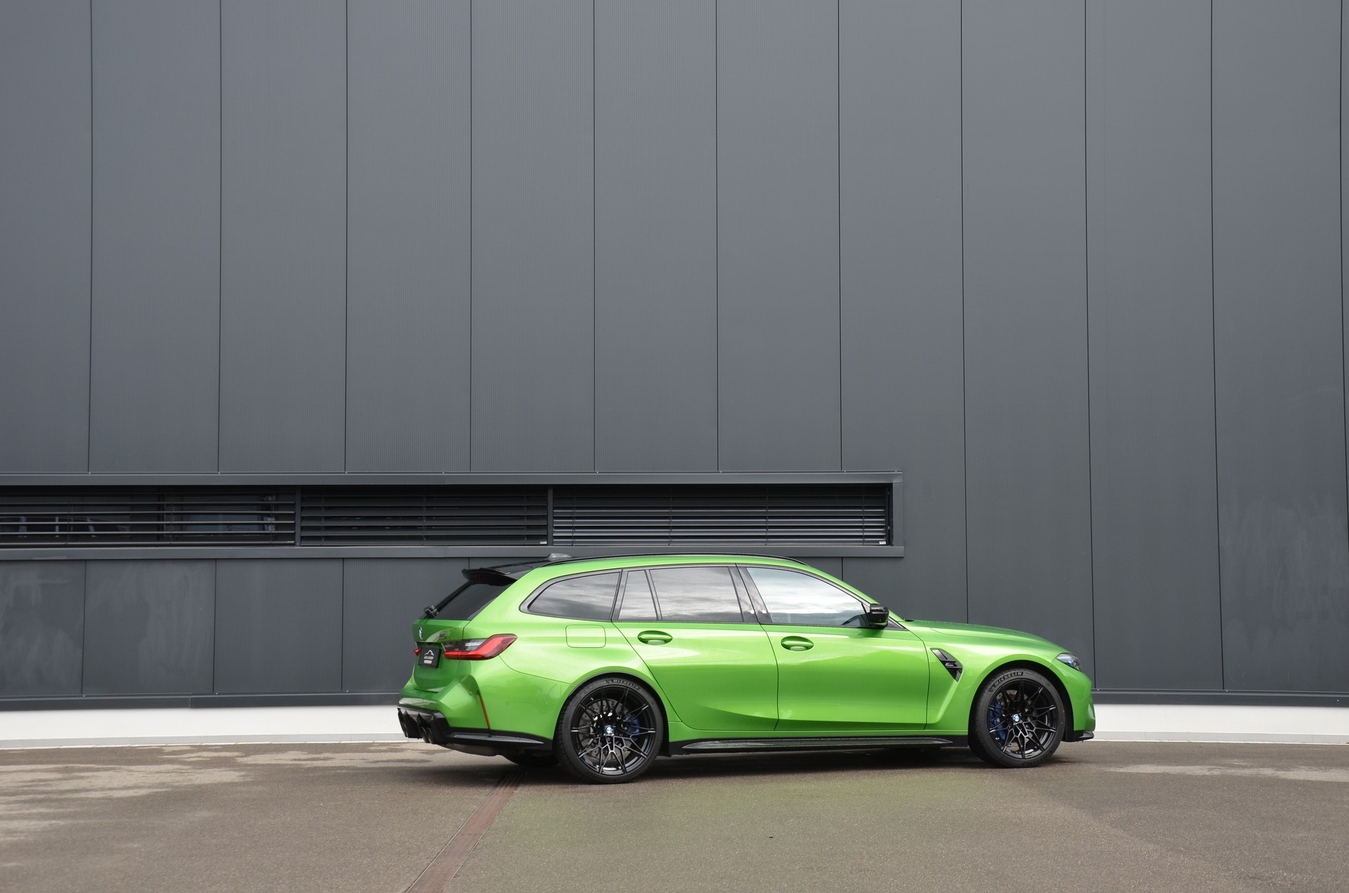 BMW M3 Touring xDrive Competition M-image-3