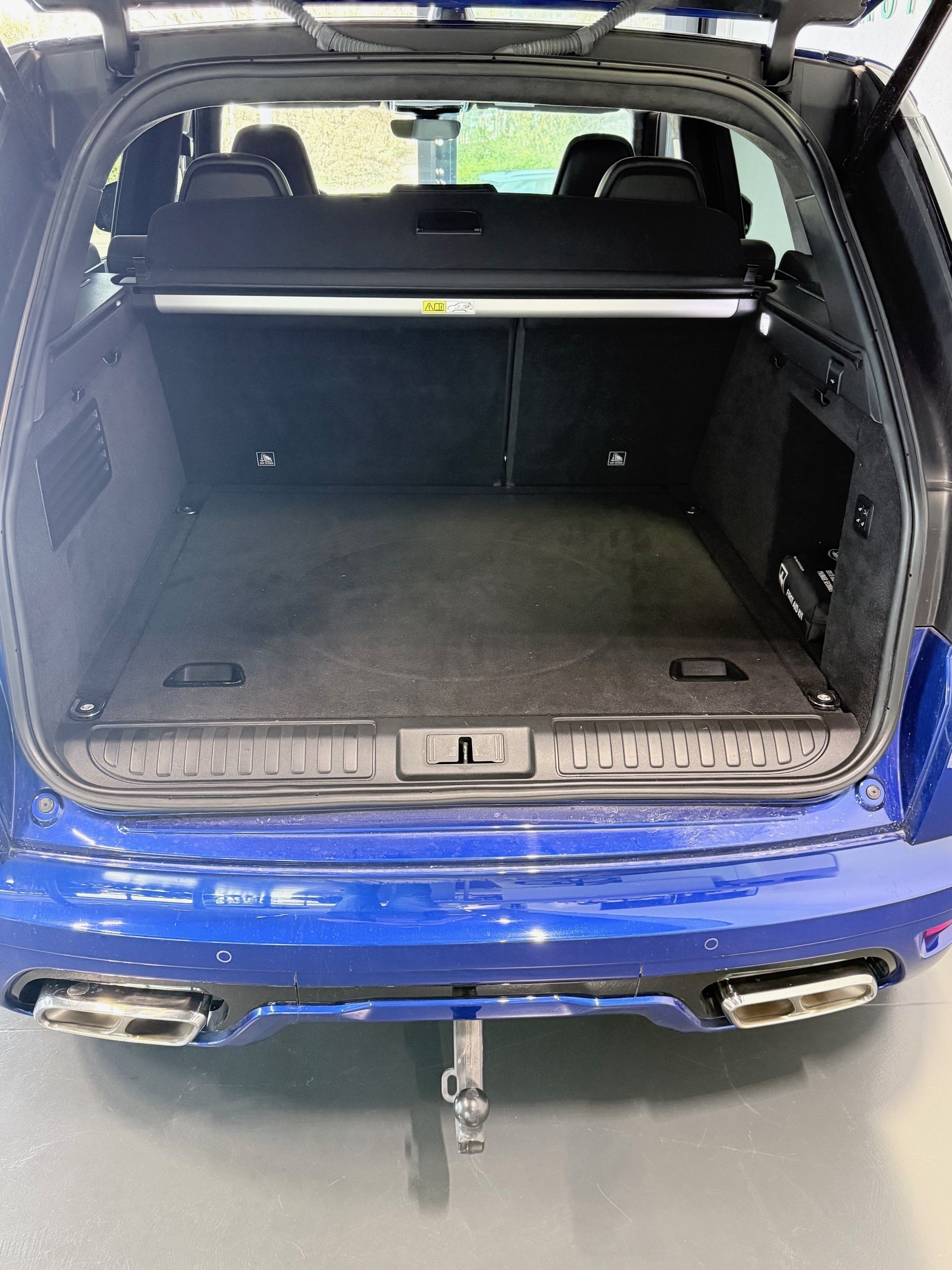 LAND ROVER RR Sport 5.0 S/C SVR-image-5