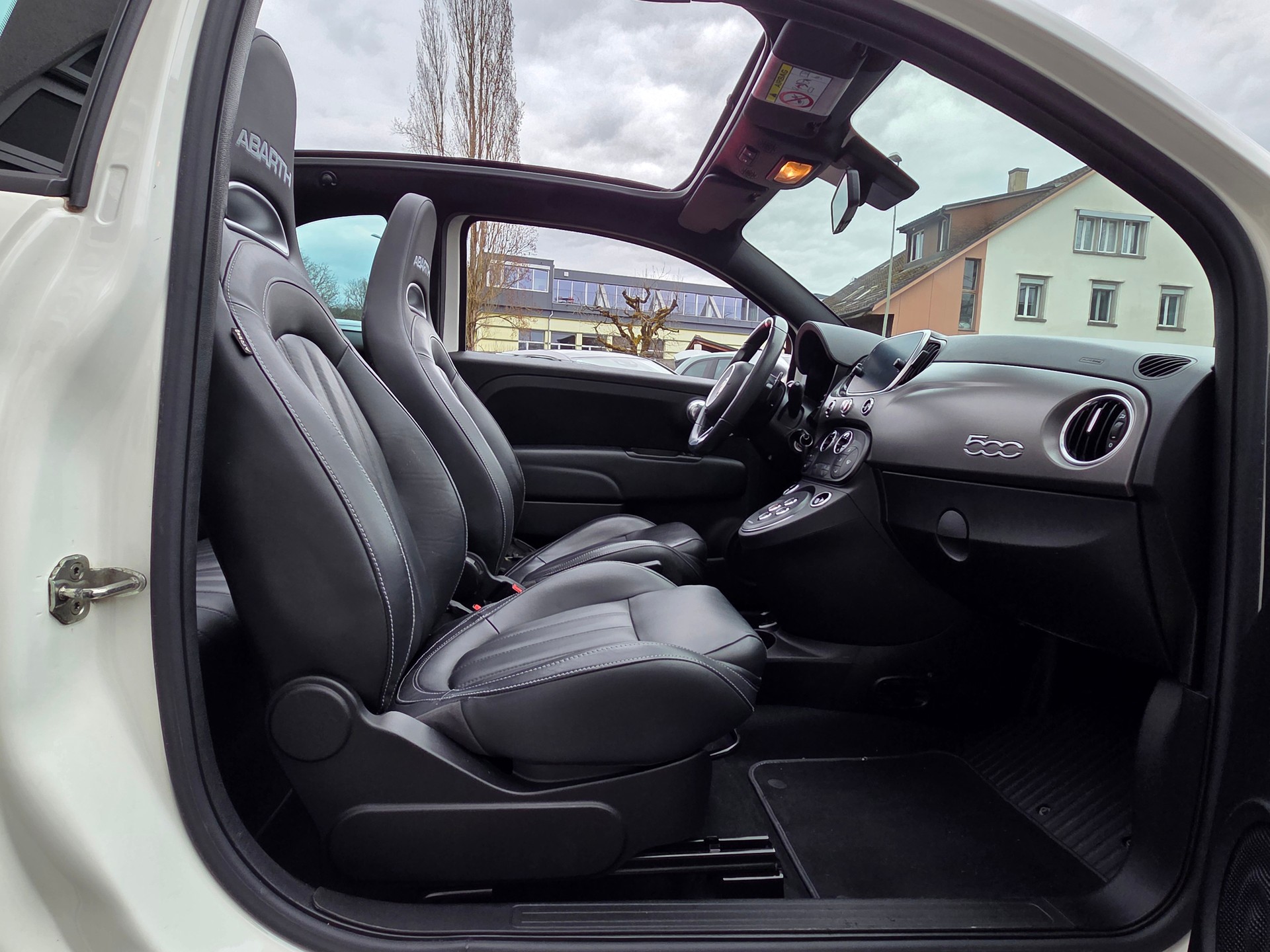 FIAT 595C 1.4 16V Turbo Abarth Turismo Dualogic-image-1