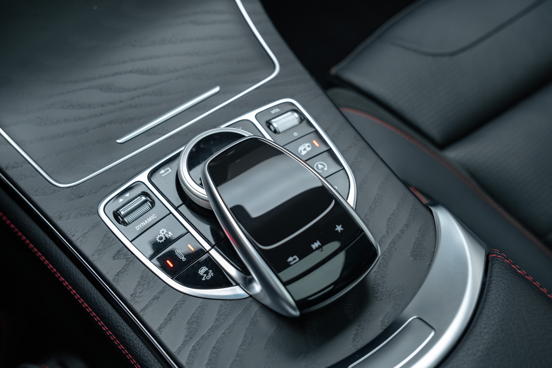 MERCEDES-BENZ GLC 43 AMG 4Matic 9G-Tronic-image-10