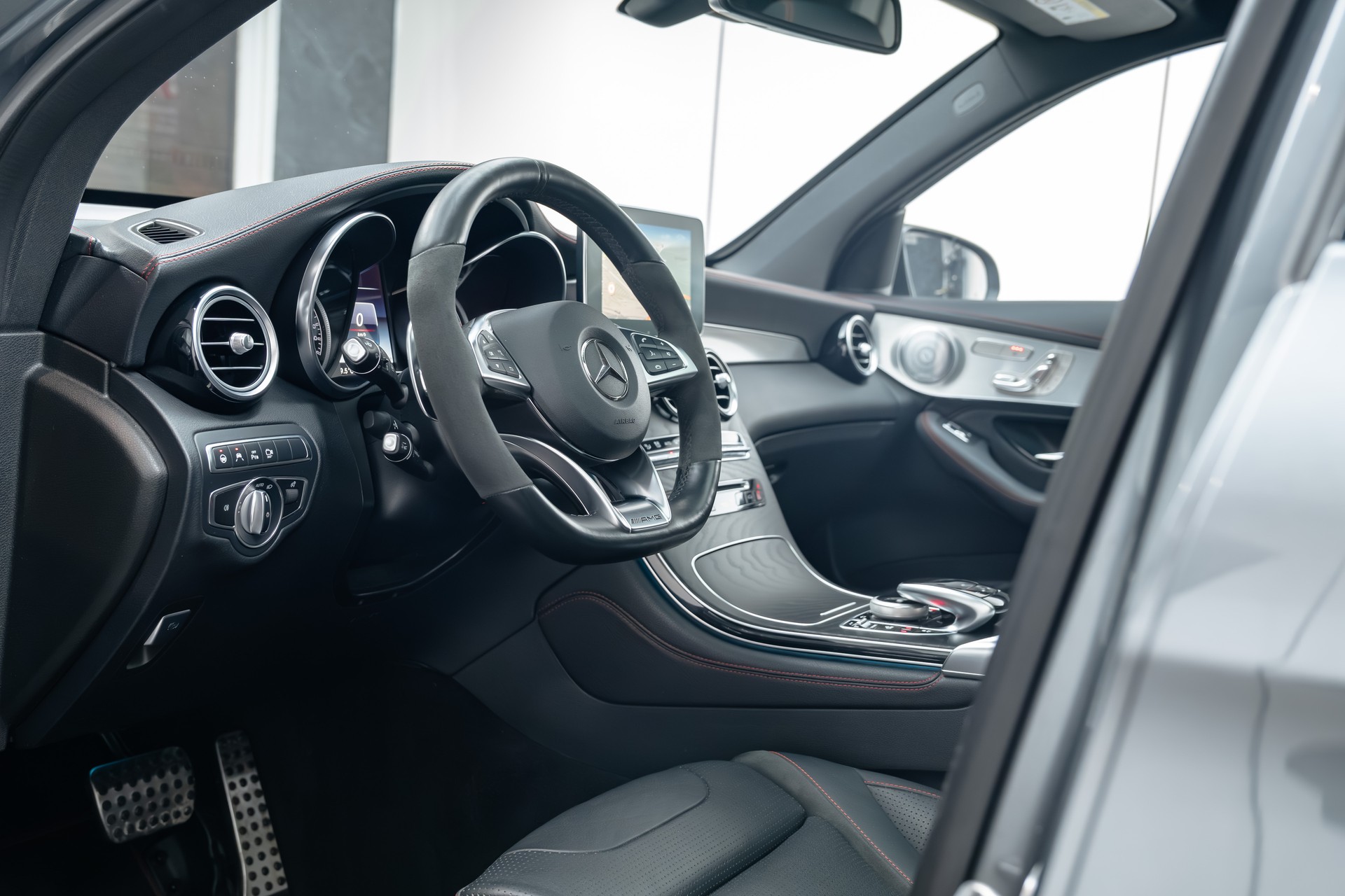 MERCEDES-BENZ GLC 43 AMG 4Matic 9G-Tronic-image-13