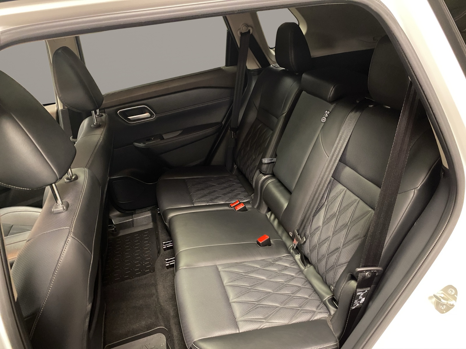 NISSAN X-TRAIL 1.5 VC-T Tekna+ e-4-image-10