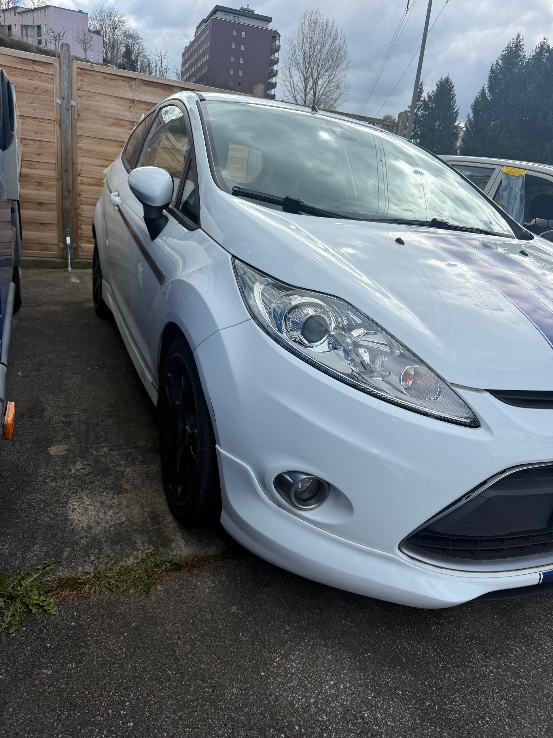 FORD Fiesta 1.6 16V Titanium-image-2