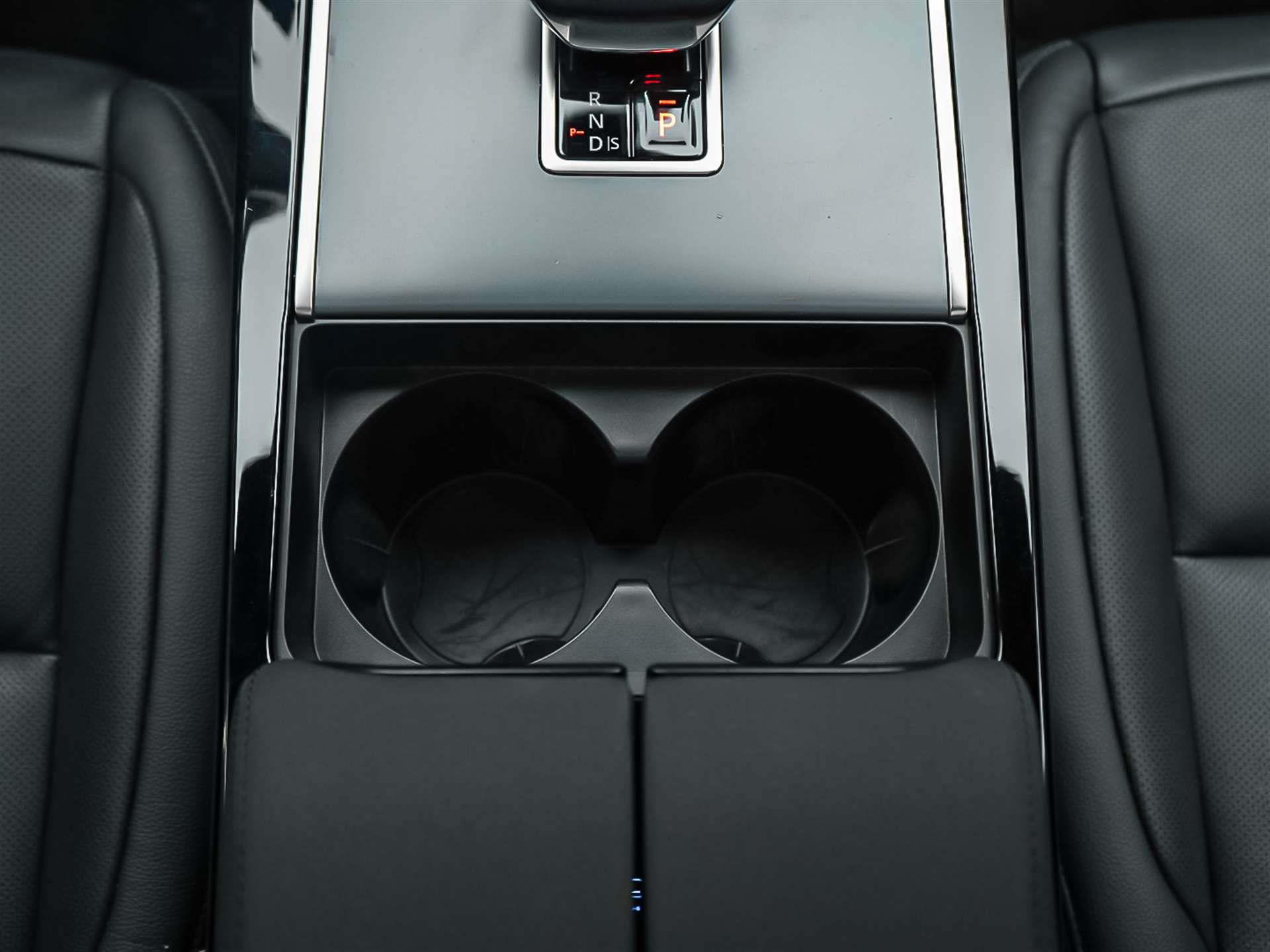 LAND ROVER Range Rover Evoque R-Dynamic D 200 MHEV SE AT9 *Facelift*Werksgarantie*Panorama*-image-25