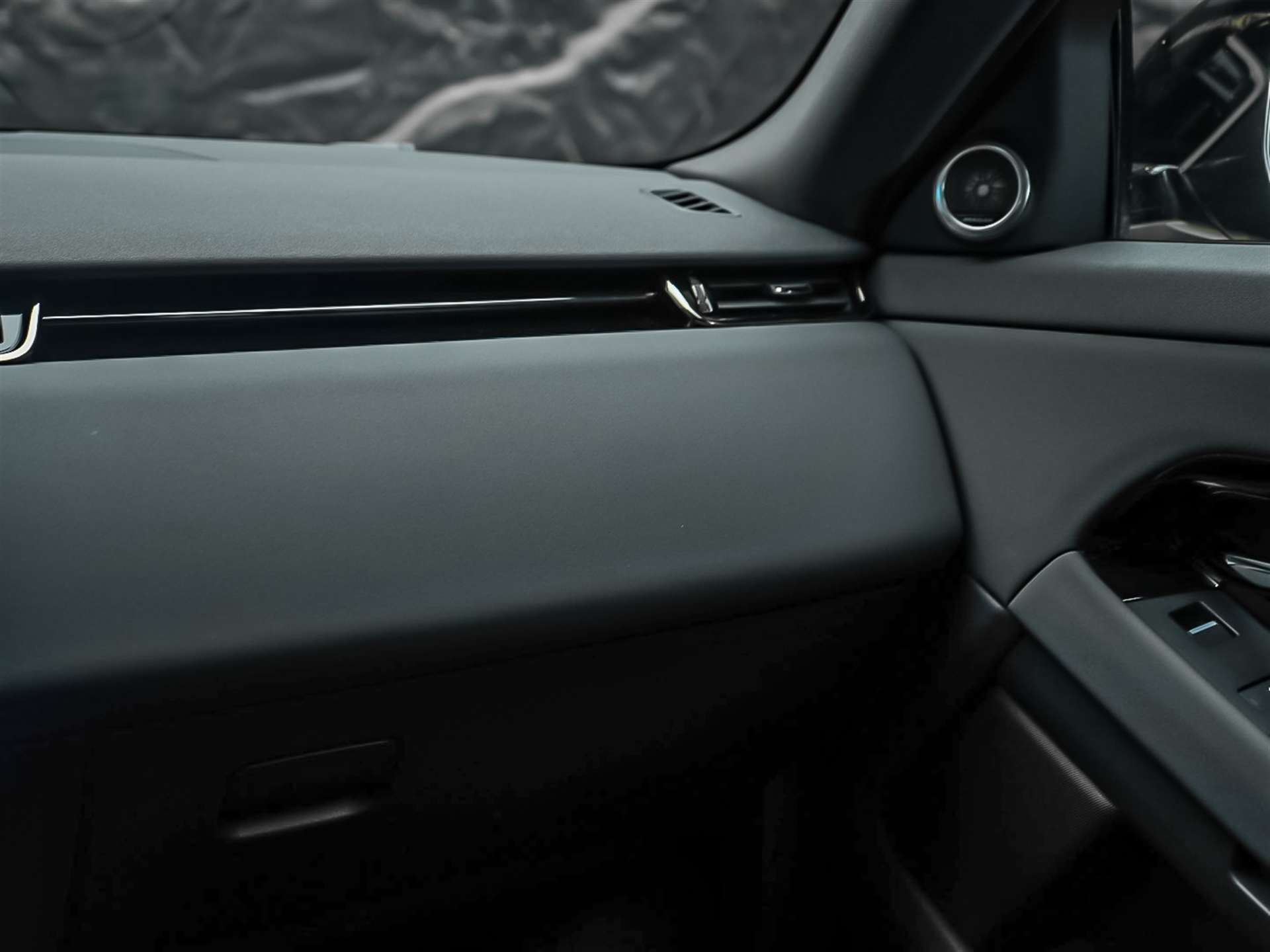 LAND ROVER Range Rover Evoque R-Dynamic D 200 MHEV SE AT9 *Facelift*Werksgarantie*Panorama*-image-23