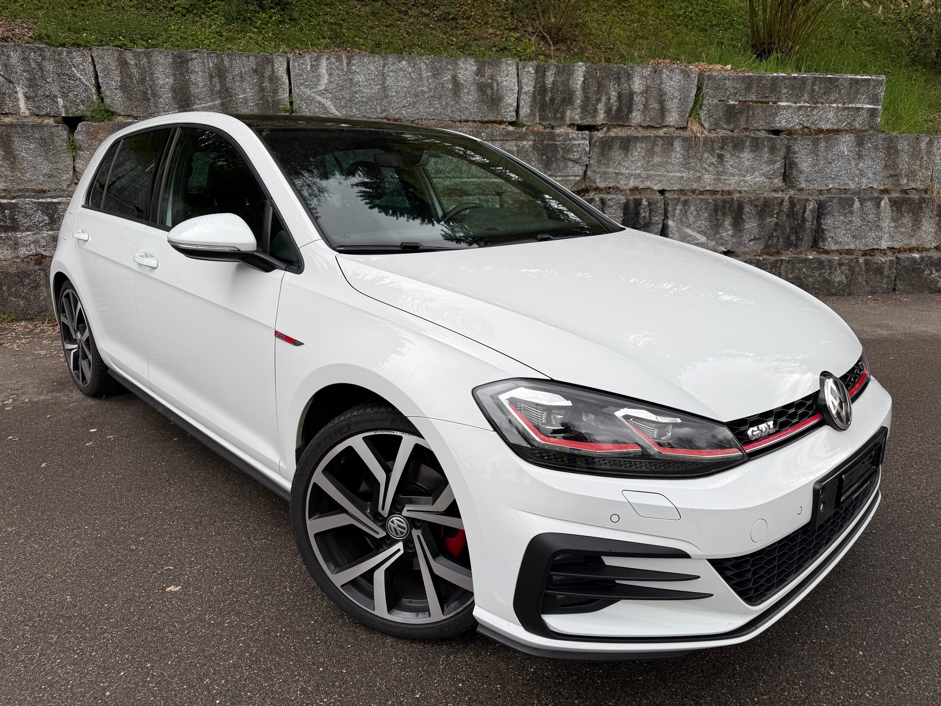 VW Golf 2.0 TSI GTI DSG-image-1