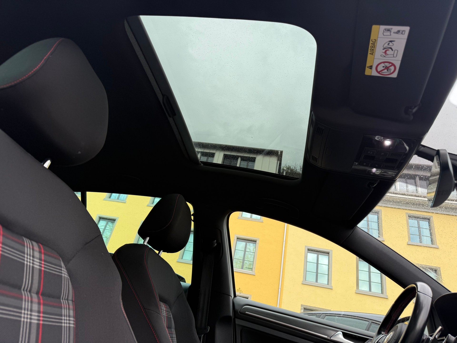VW Golf 2.0 TSI GTI DSG-image-4