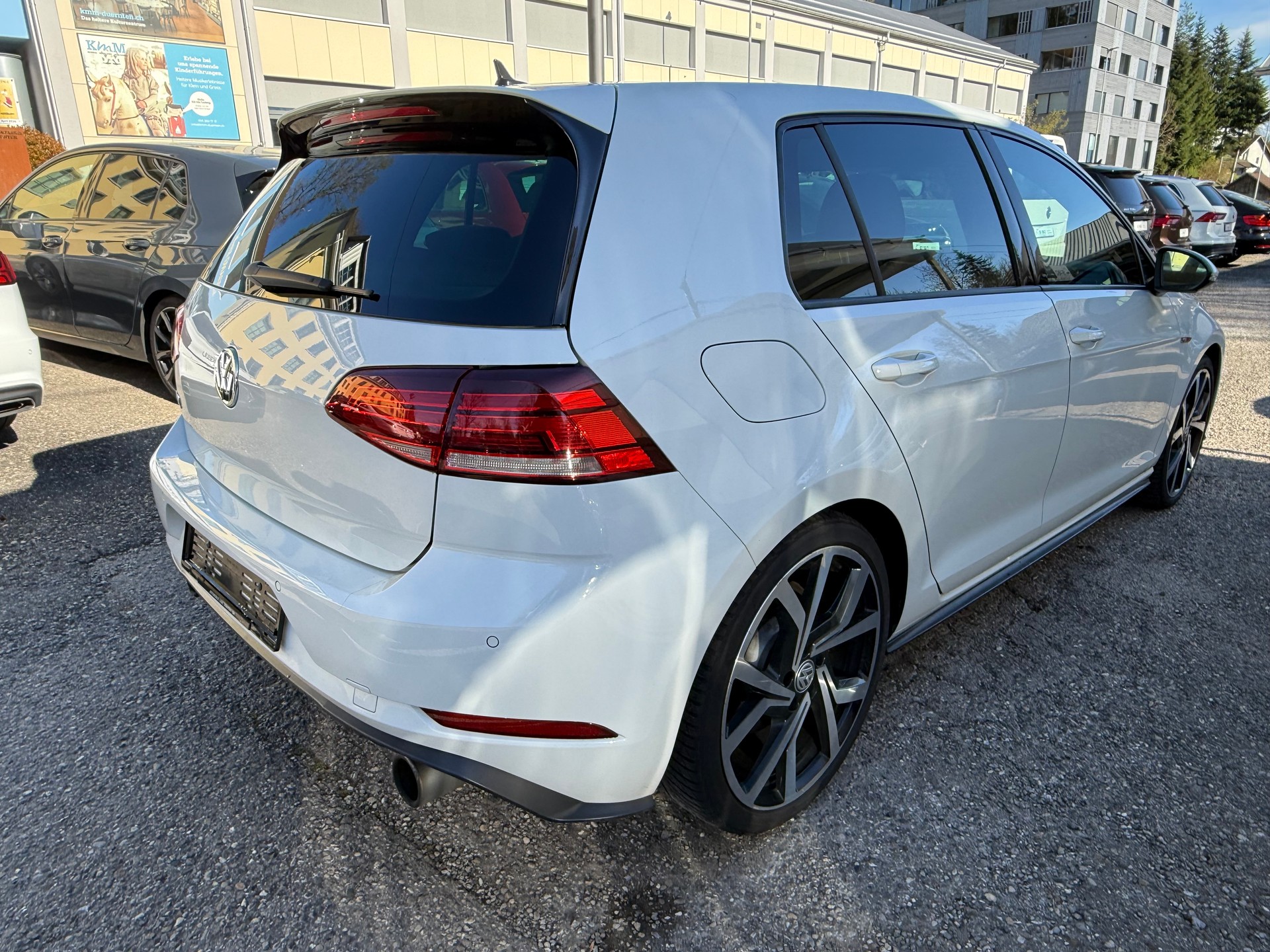 VW Golf 2.0 TSI GTI DSG-image-2