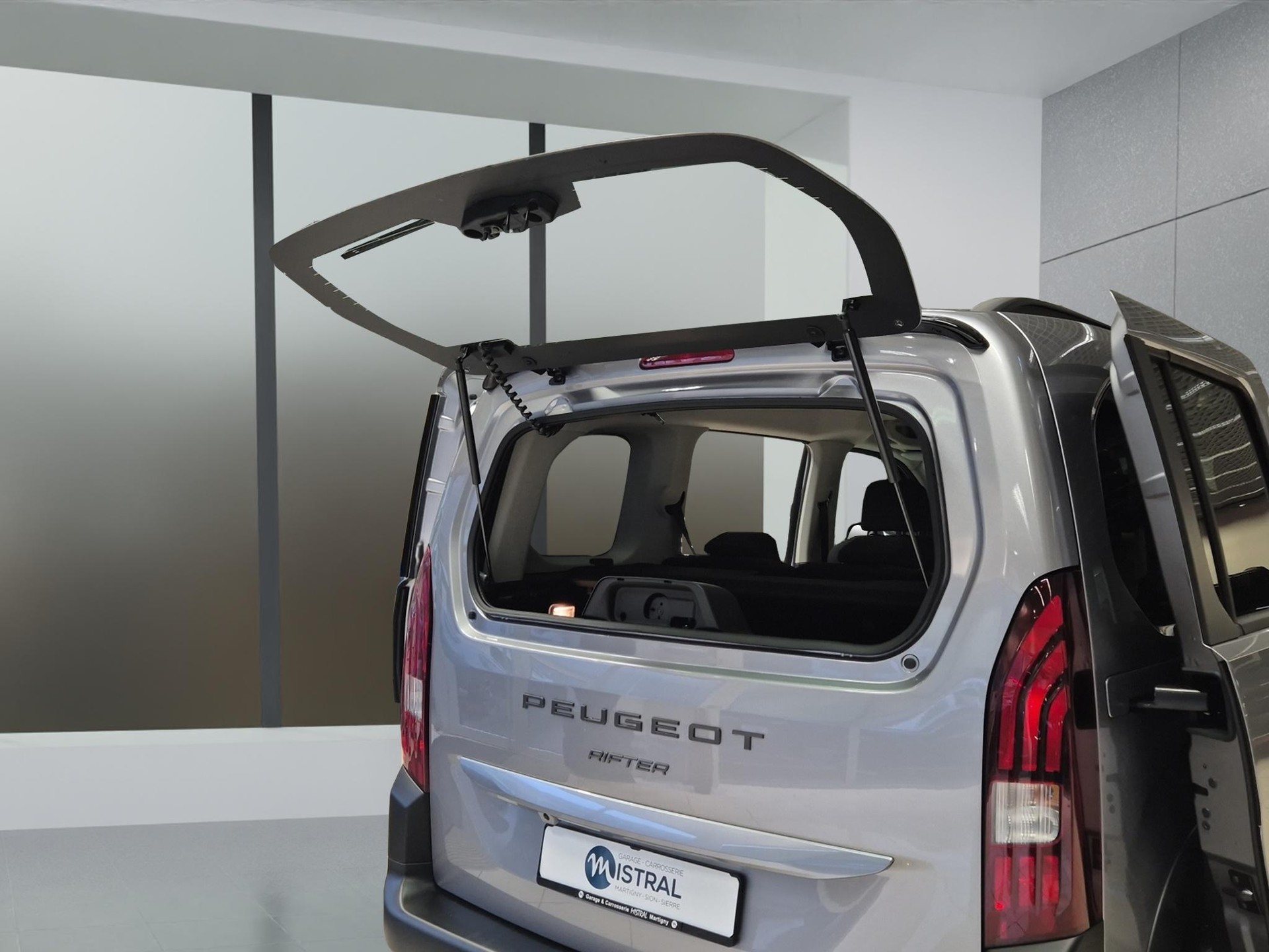PEUGEOT Rifter 1.5 BlueHDi 130 GT-image-23