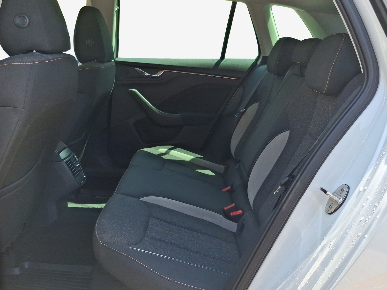 SKODA Kamiq 1.0 TSI Style DSG-image-11