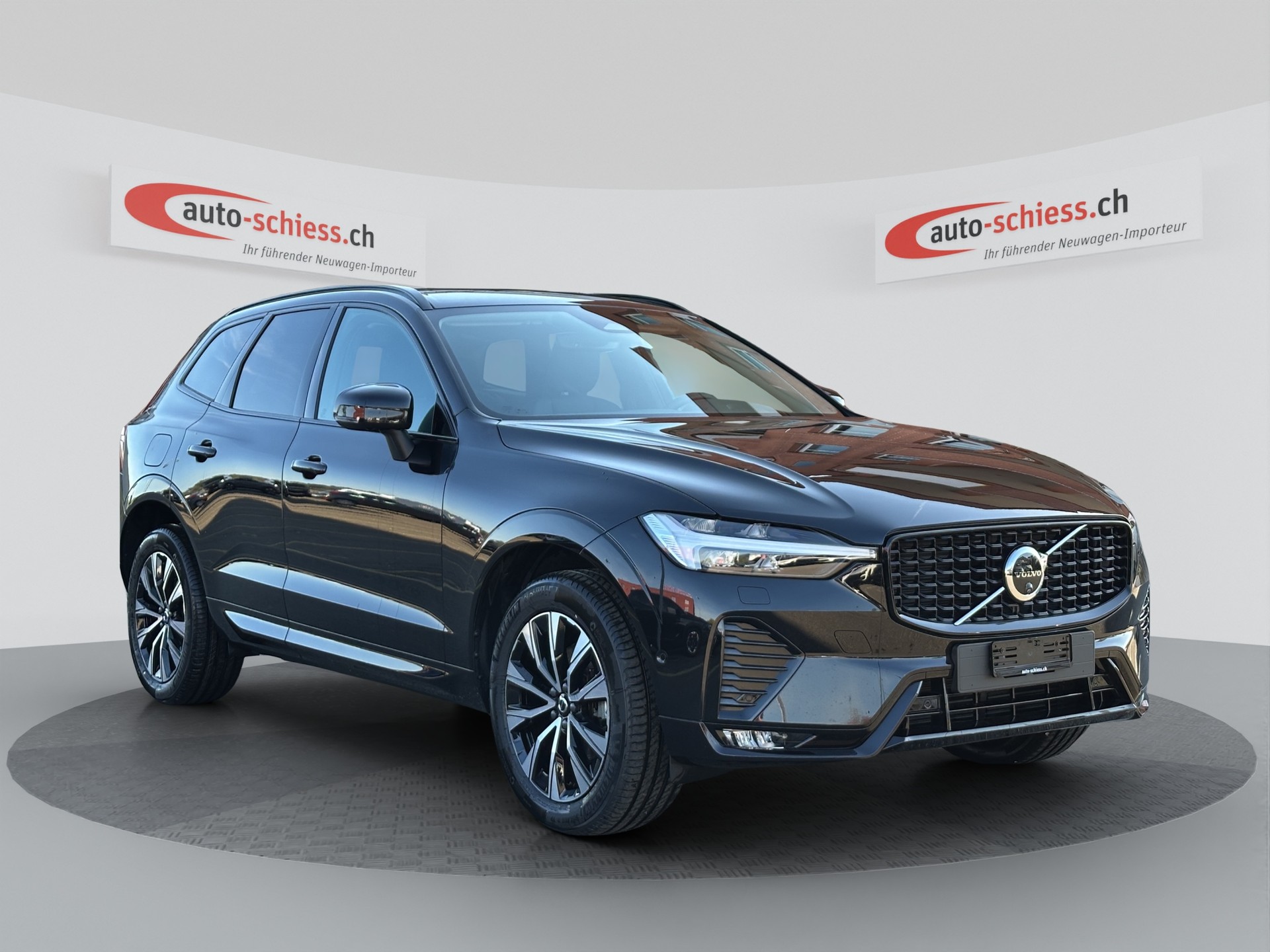 VOLVO XC60 B5 AWD Plus Dark Geartronic-image-0
