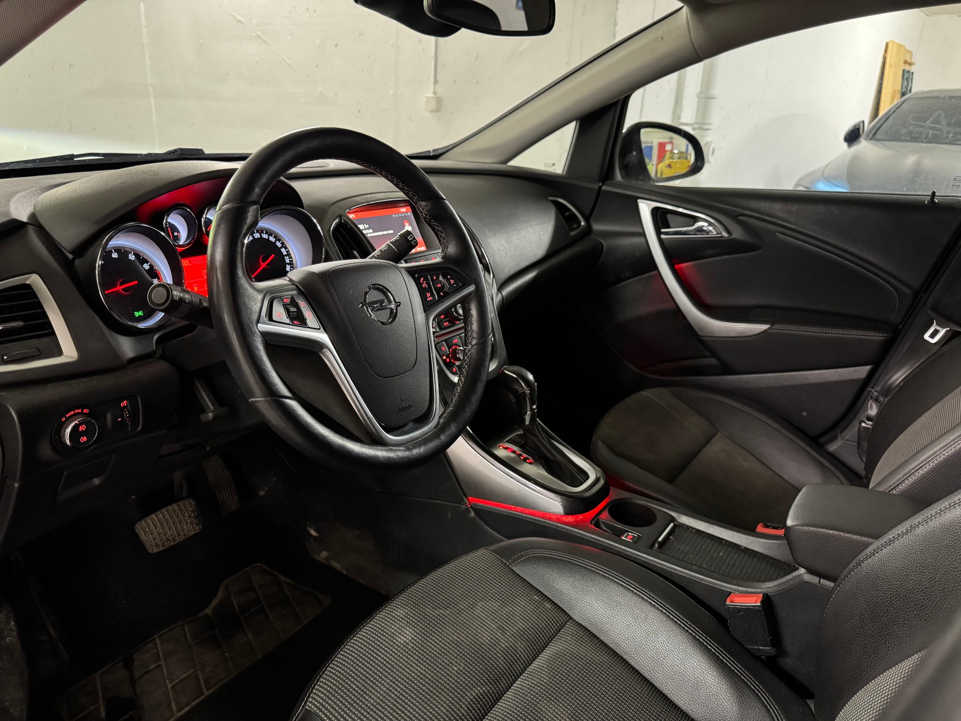 OPEL Astra 1.6i 16V Turbo Sport Automatic OPC-Line-image-8