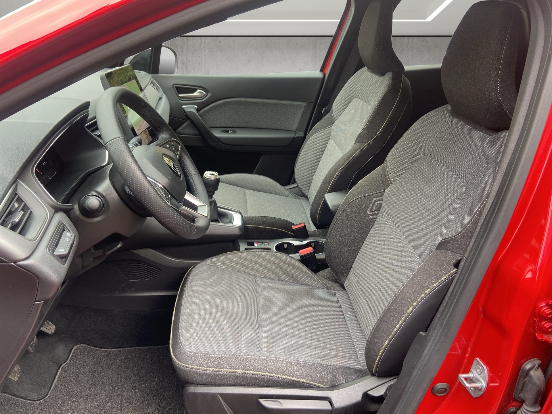 RENAULT Captur 1.3 TCe Techno-image-12