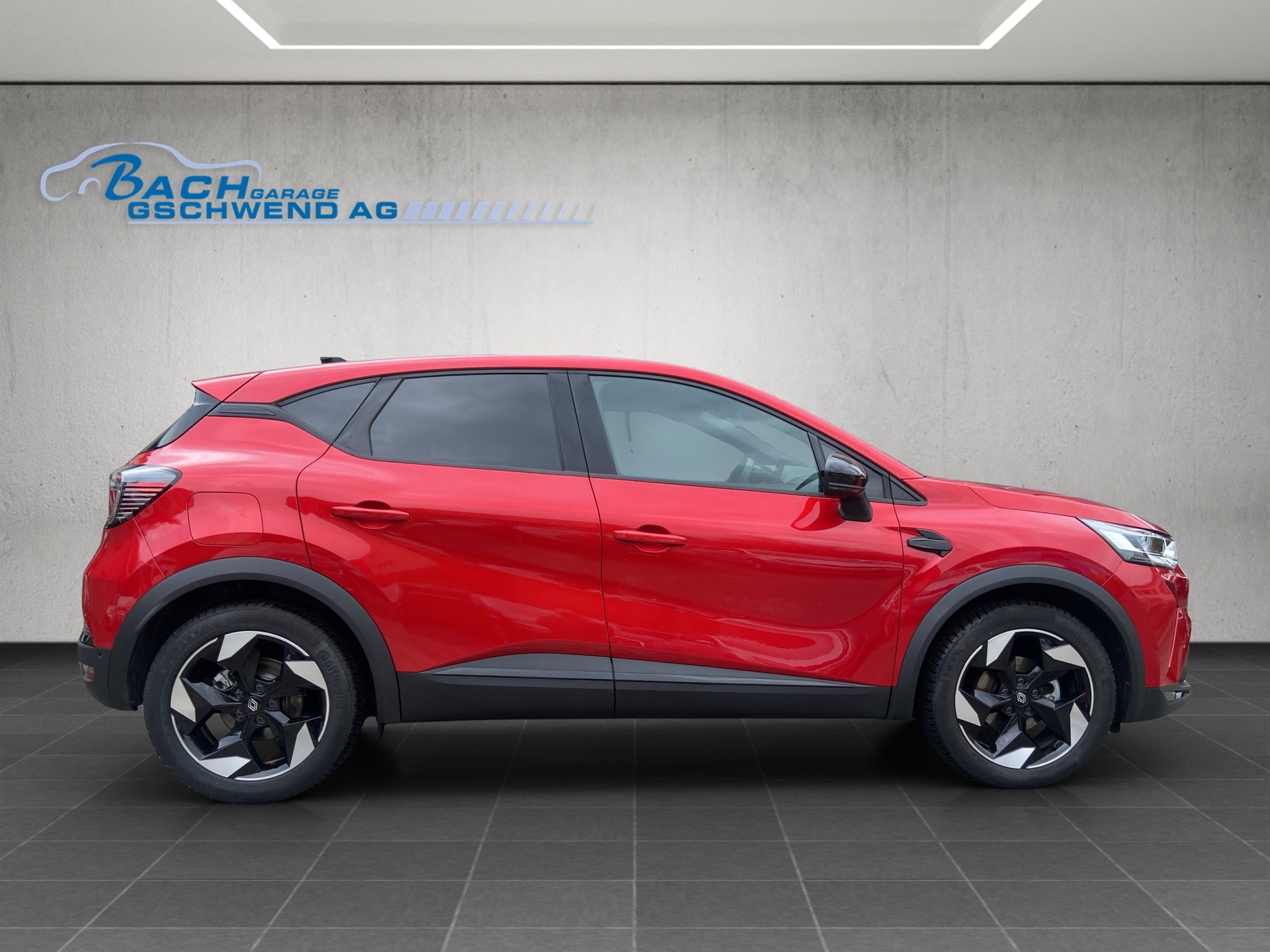 RENAULT Captur 1.3 TCe Techno-showroom-element-2