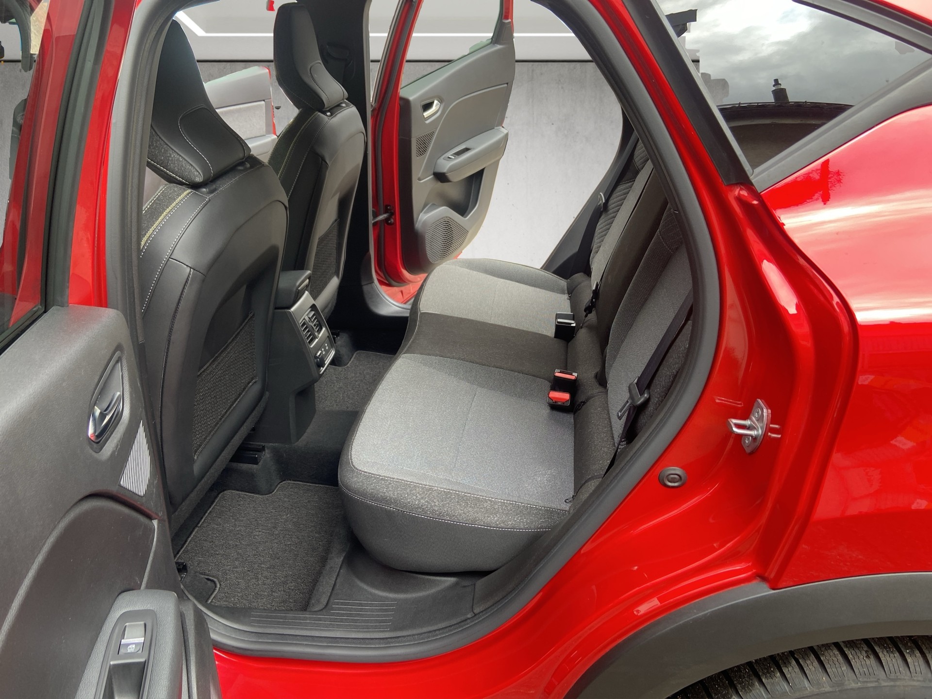 RENAULT Captur 1.3 TCe Techno-image-10