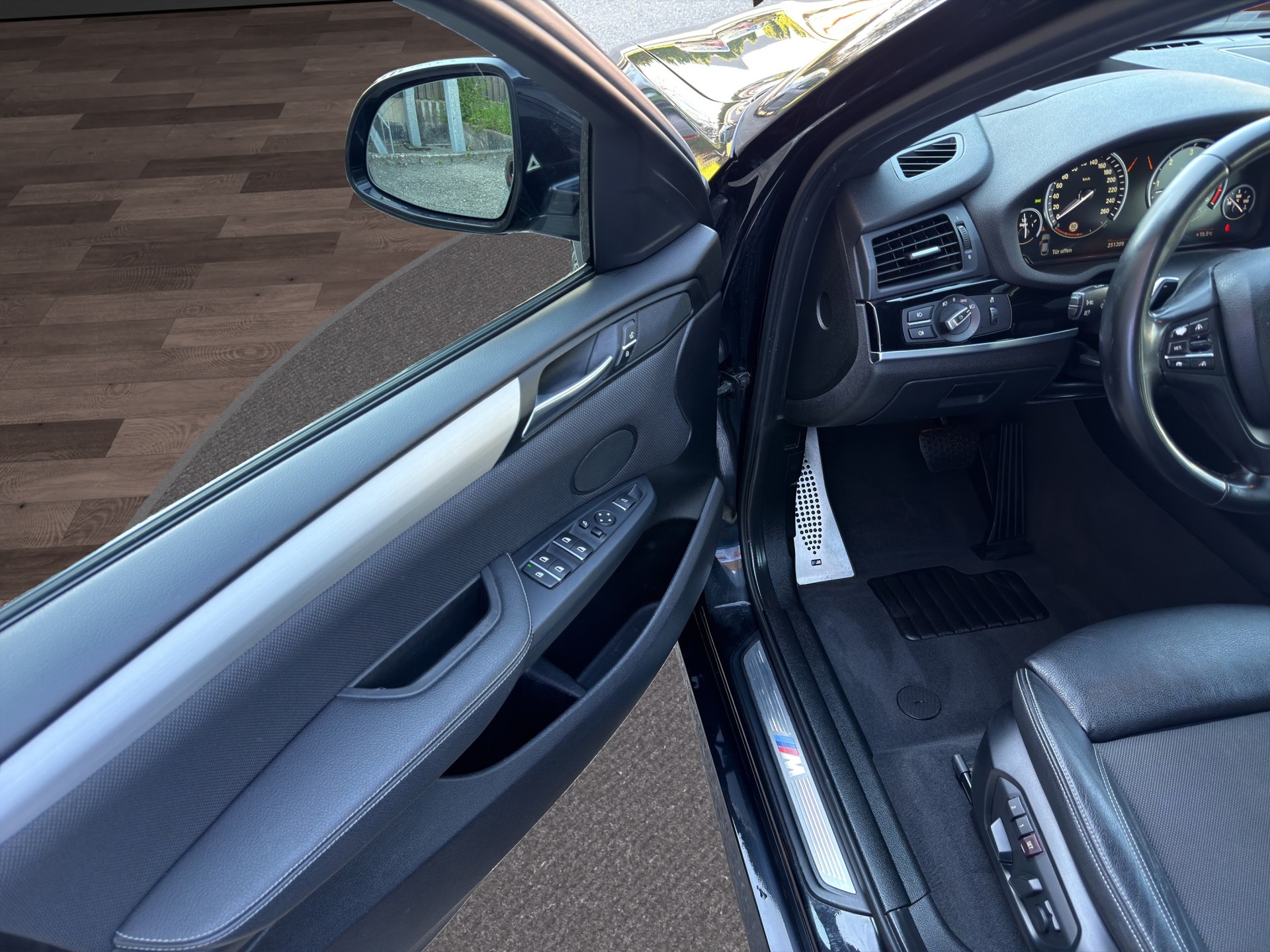 BMW X4 xDrive 35d M Sport Steptronic-image-19
