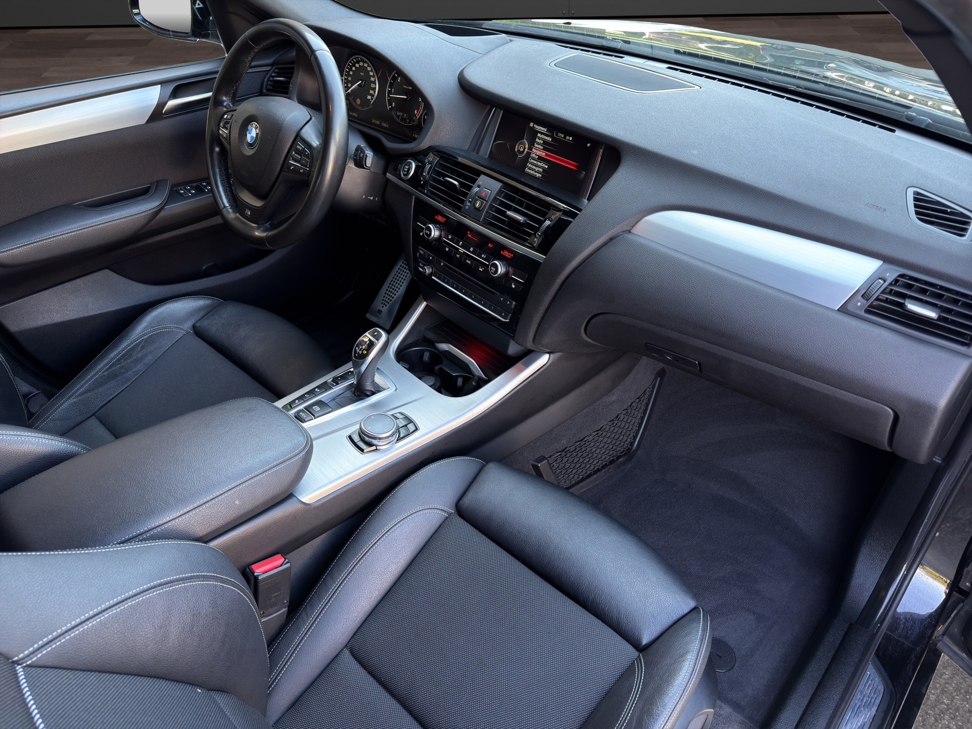 BMW X4 xDrive 35d M Sport Steptronic-image-18
