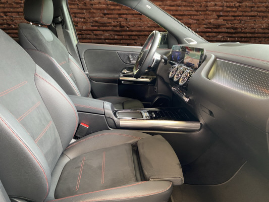 MERCEDES-BENZ EQA 350 4M Excellence-image-12