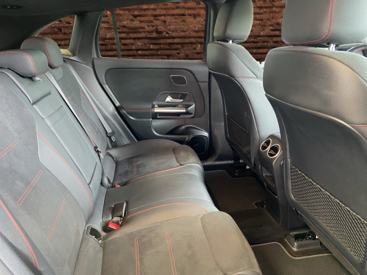 MERCEDES-BENZ EQA 350 4M Excellence-image-13