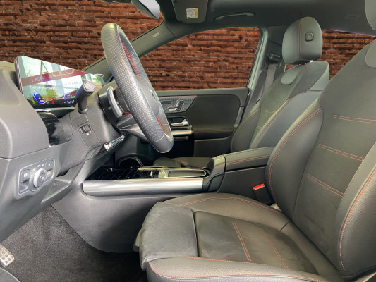 MERCEDES-BENZ EQA 350 4M Excellence-image-11