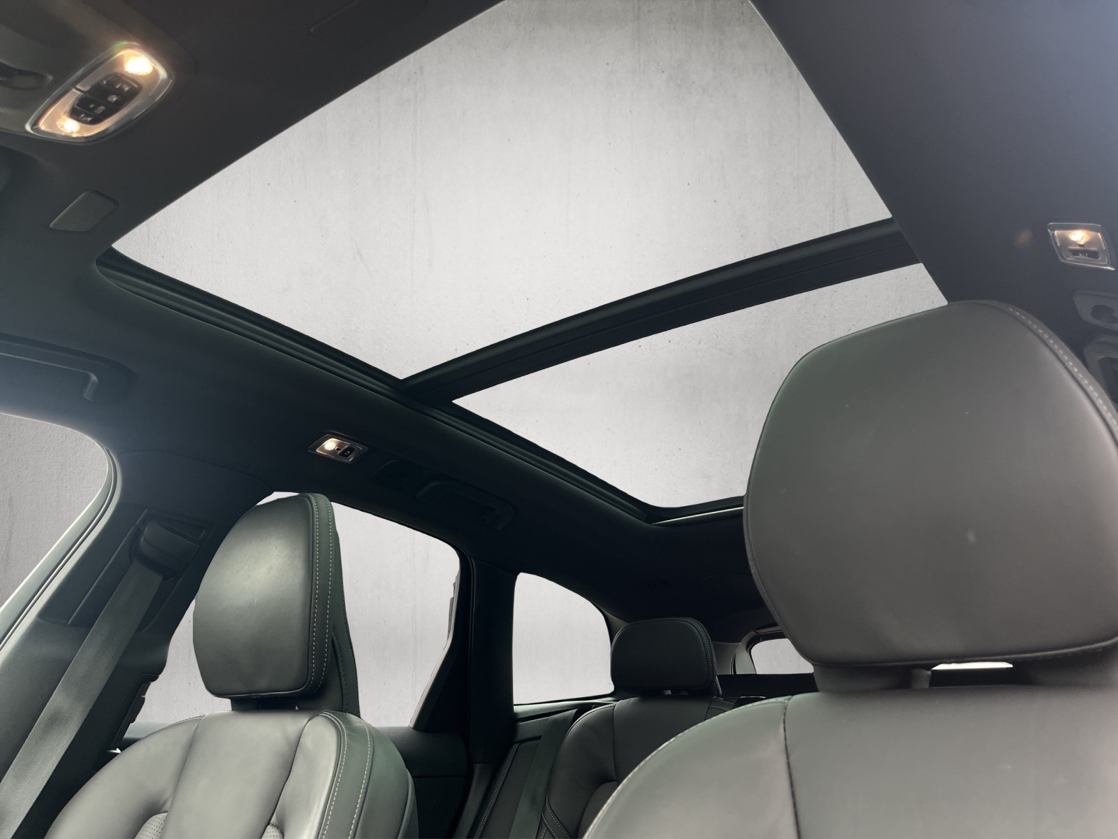VOLVO XC60 2.0 T8 TE Polestar eAWD-image-15
