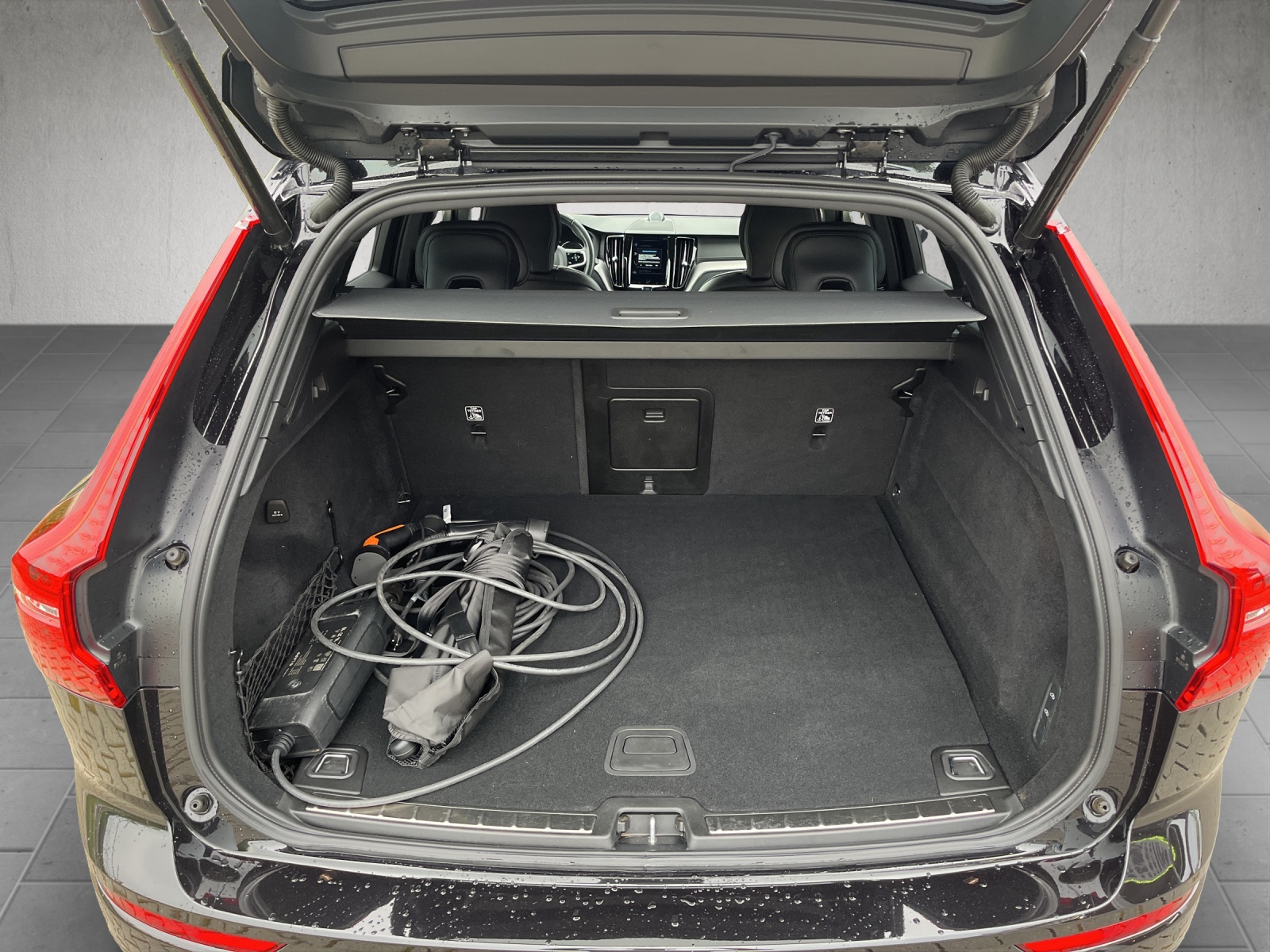 VOLVO XC60 2.0 T8 TE Polestar eAWD-image-14