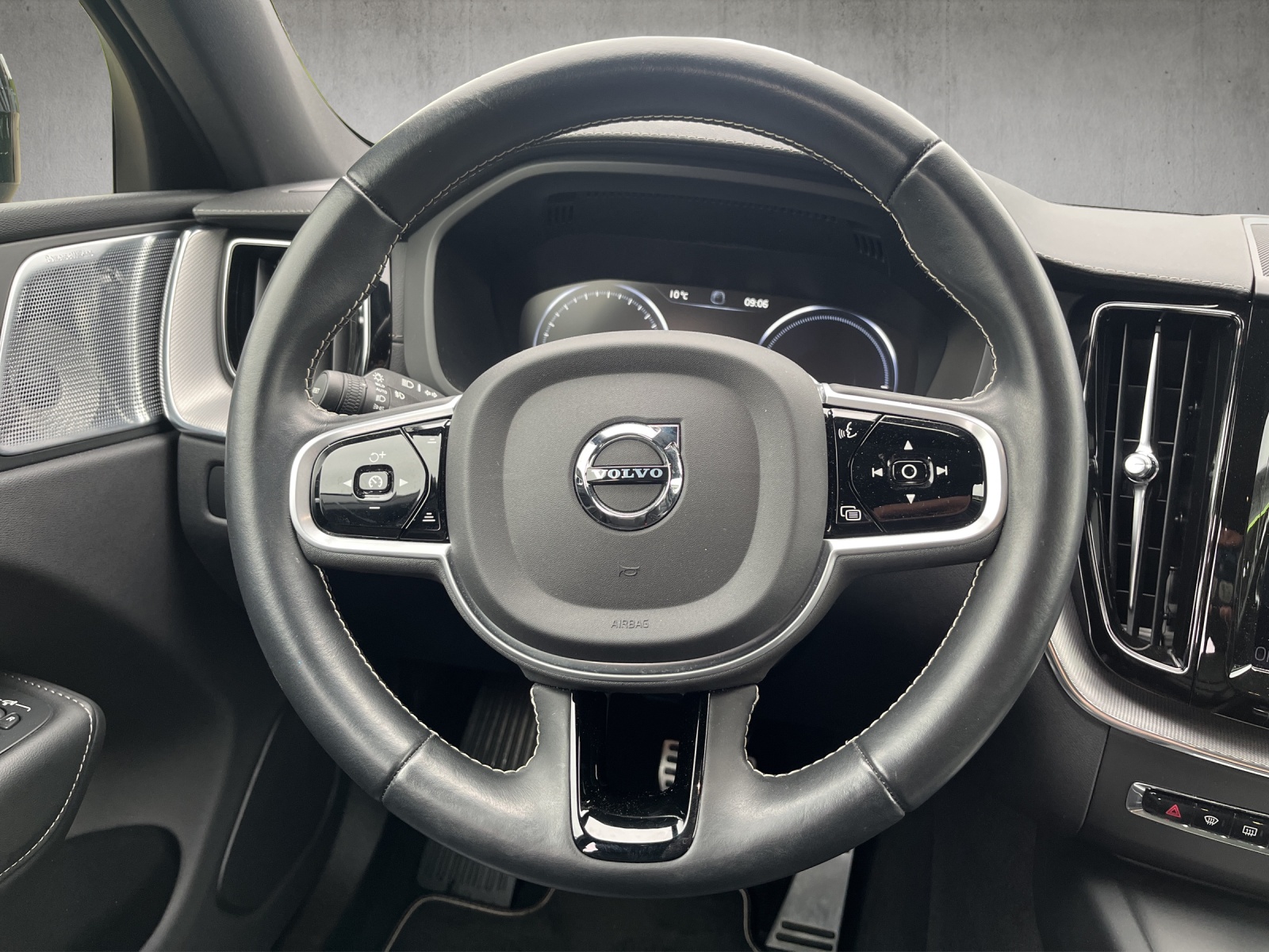 VOLVO XC60 2.0 T8 TE Polestar eAWD-image-11