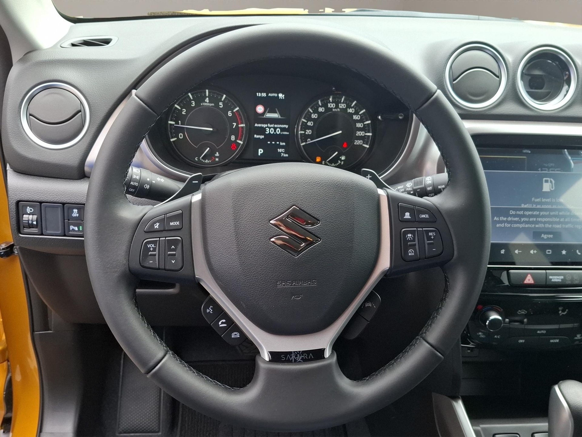 SUZUKI Vitara 1.4 T Sakura Hybrid 4x4-image-6