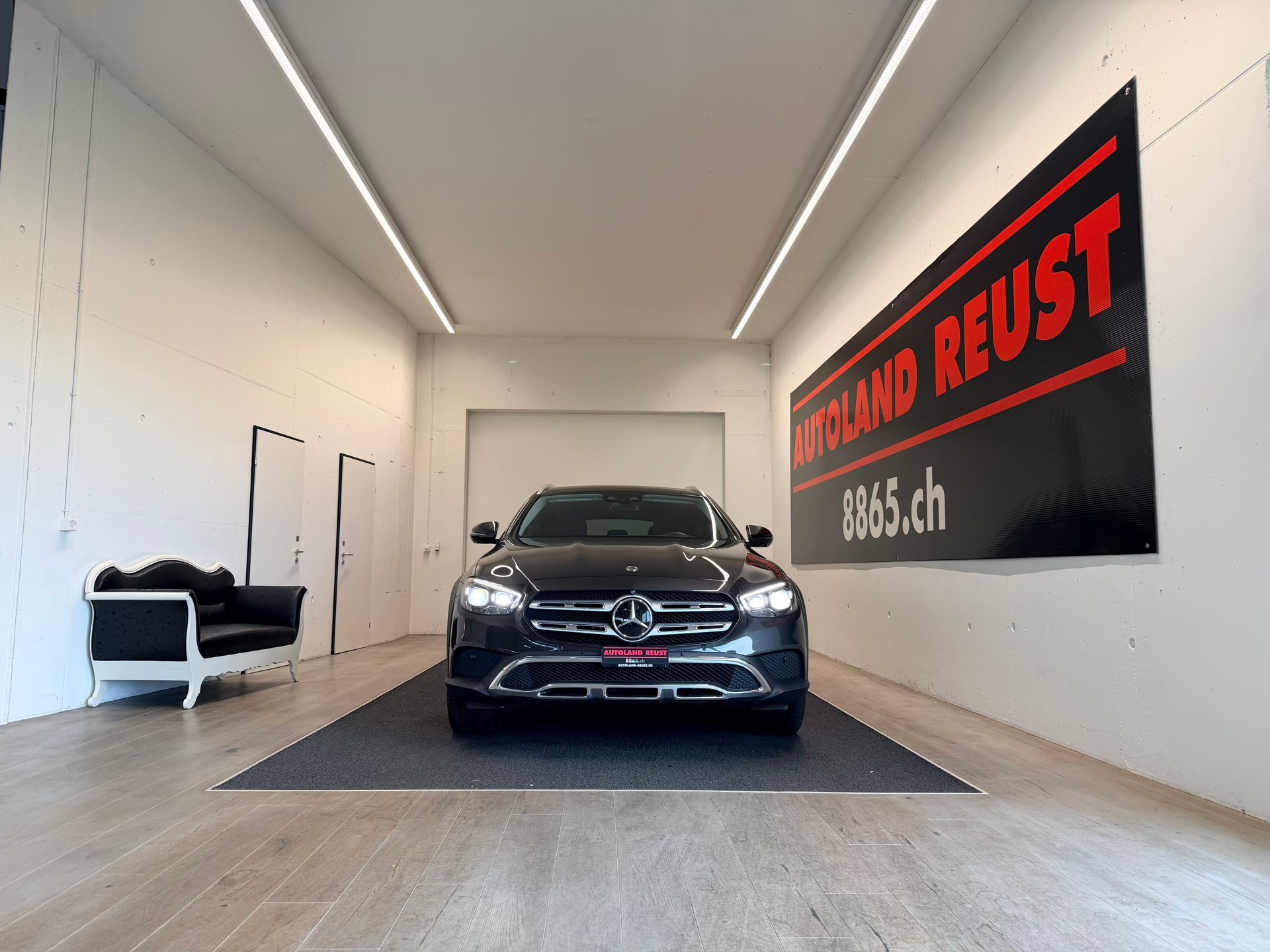 MERCEDES-BENZ E 450 All-Terrain 4Matic Exclusive 9G-Tronic-showroom-element-1