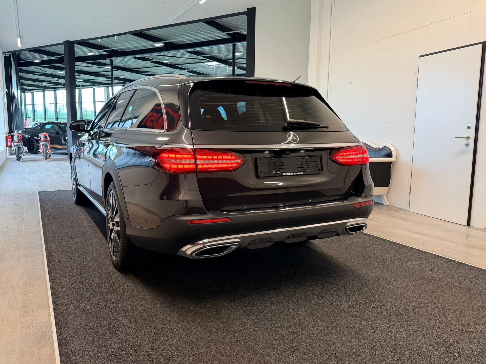 MERCEDES-BENZ E 450 All-Terrain 4Matic Exclusive 9G-Tronic-image-6