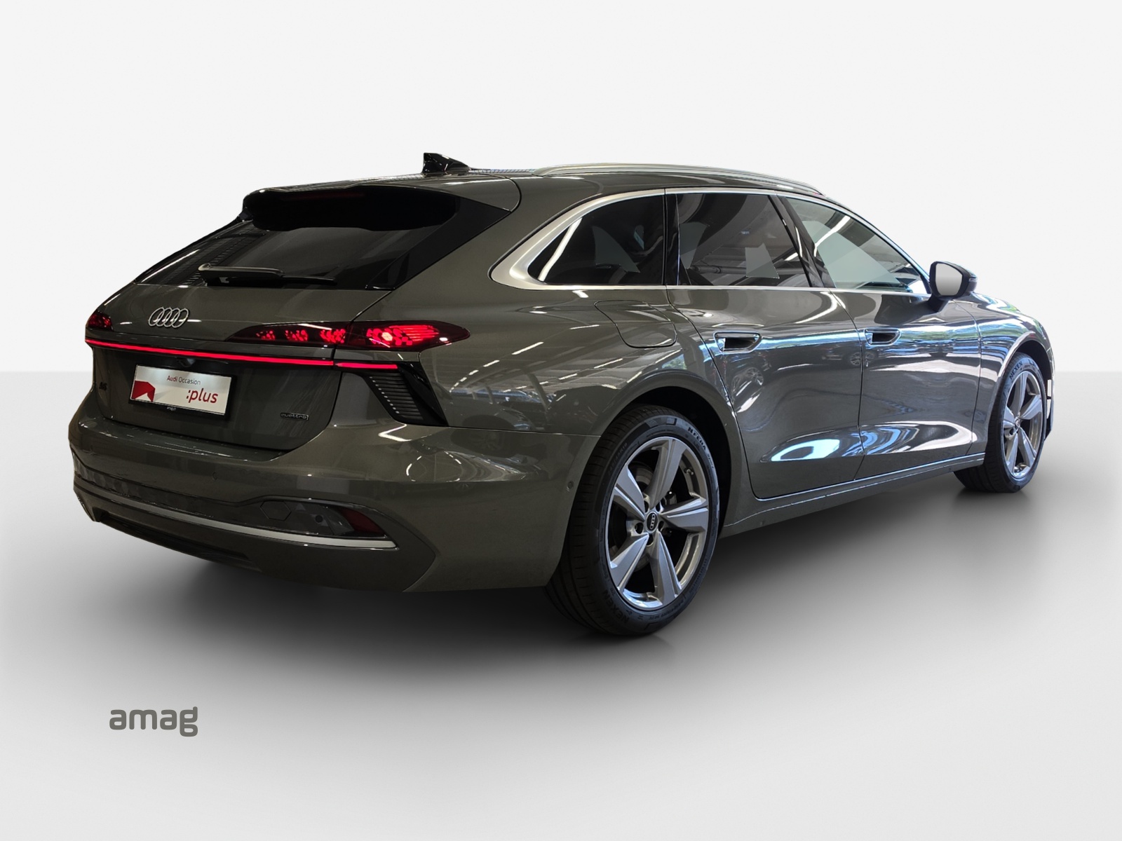 AUDI A6 Avant TDI quattro 150 kW S tronic-image-4